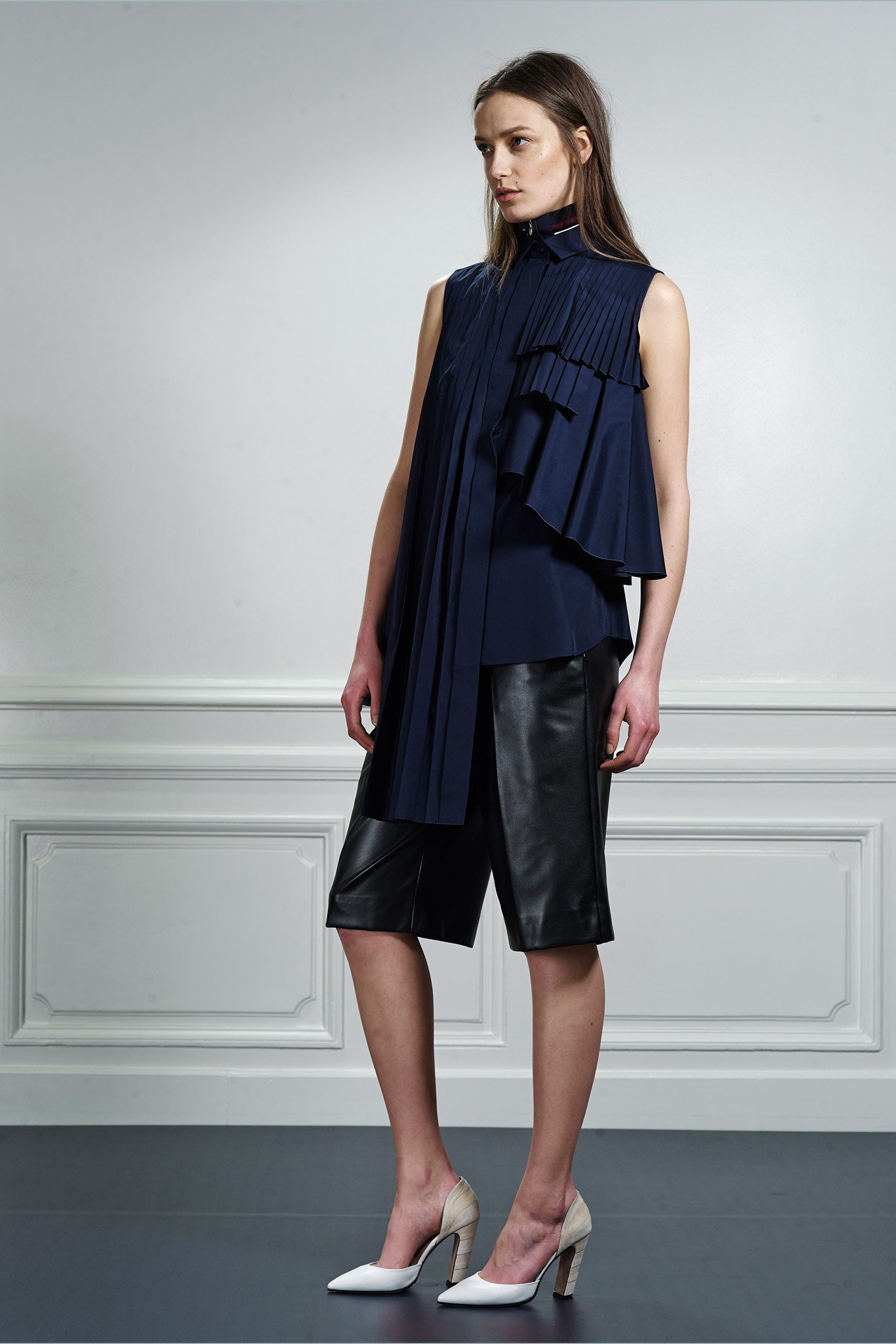 Viktor & Rolf F/W 15 Look 15