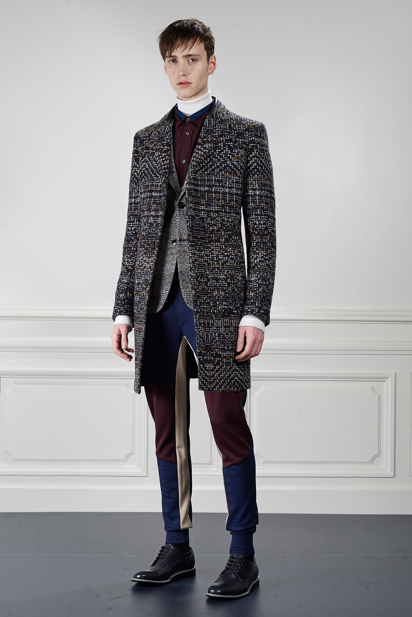 Viktor & Rolf F/W 15 Menswear Look 1