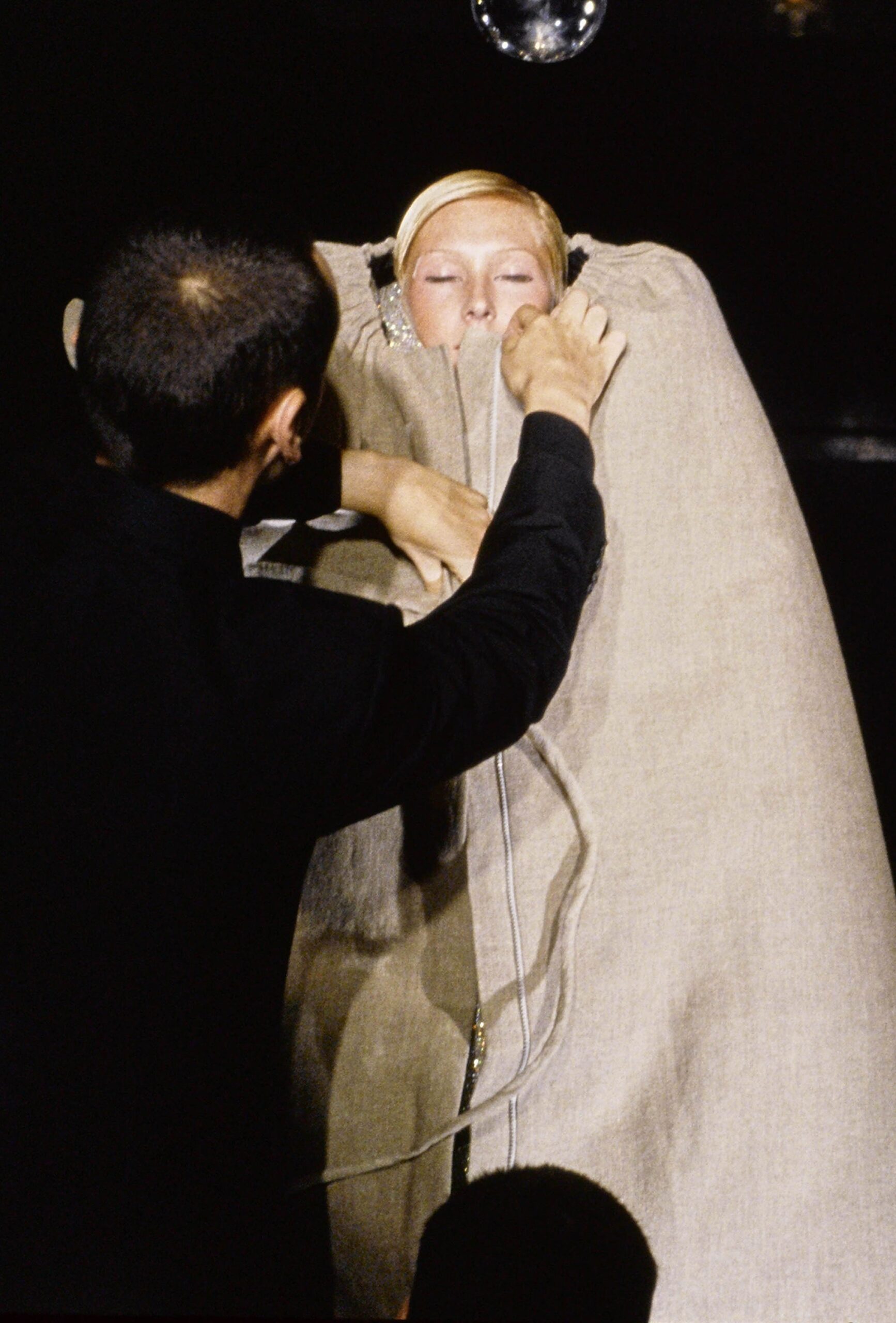 Viktor & Rolf F/W 99 Couture Look 2