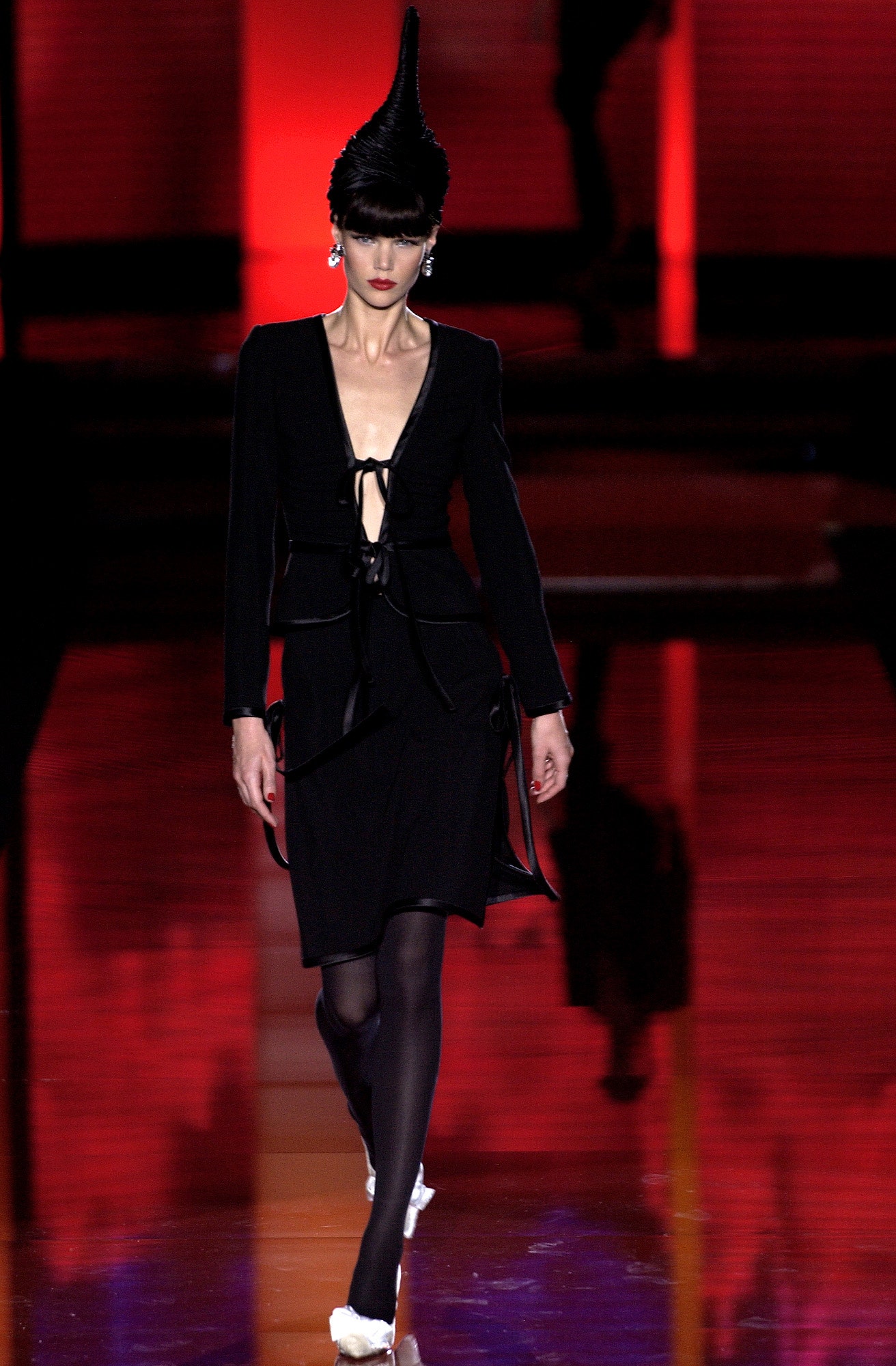 Valentino F/W 03 Couture Look 16
