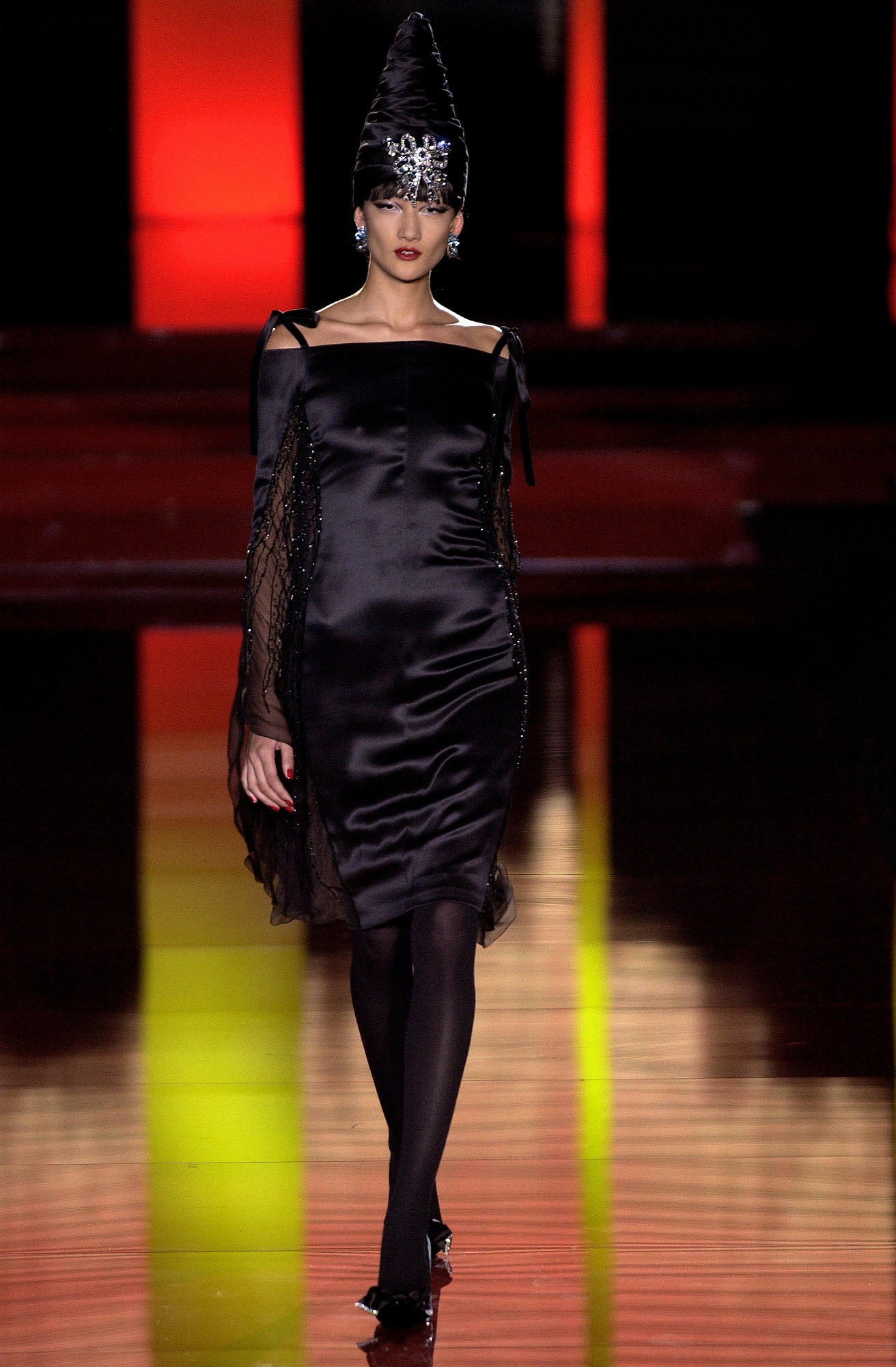Valentino F/W 03 Couture Look 25