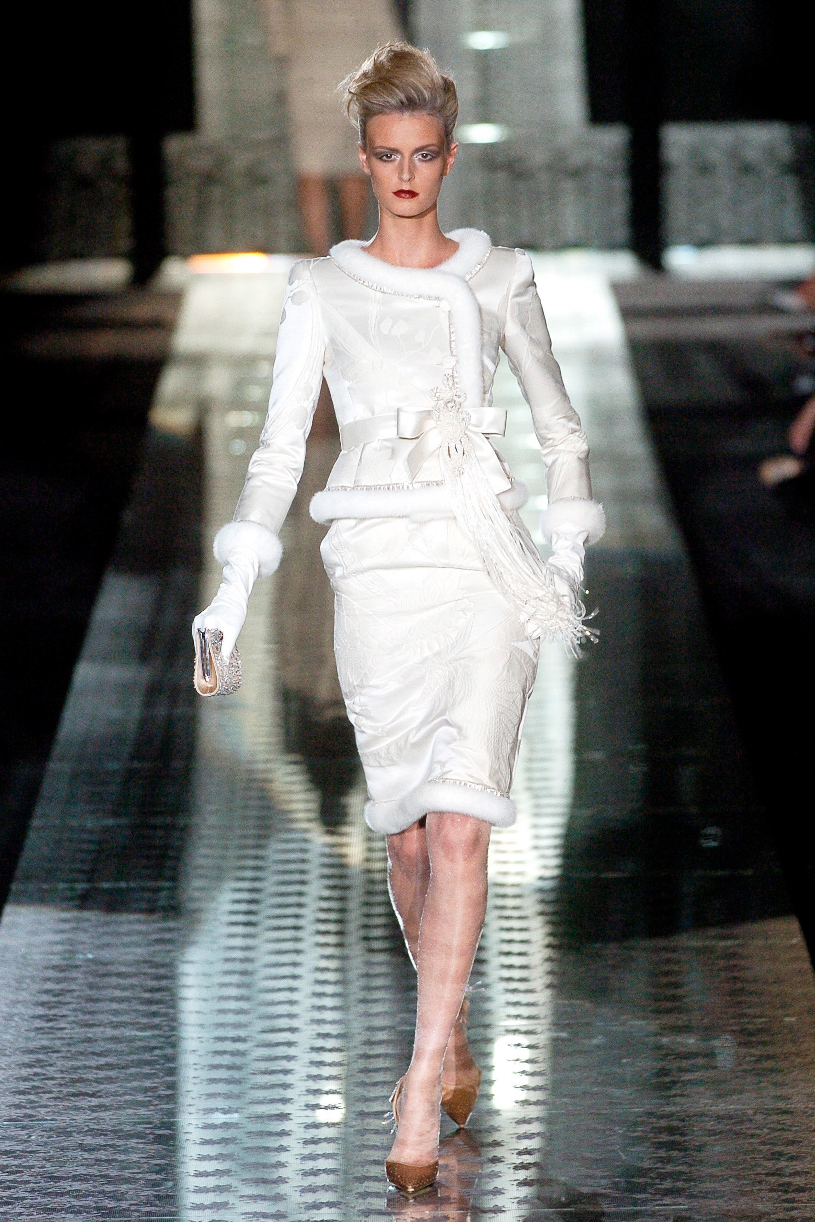 Valentino F/W 04 Couture Look 4