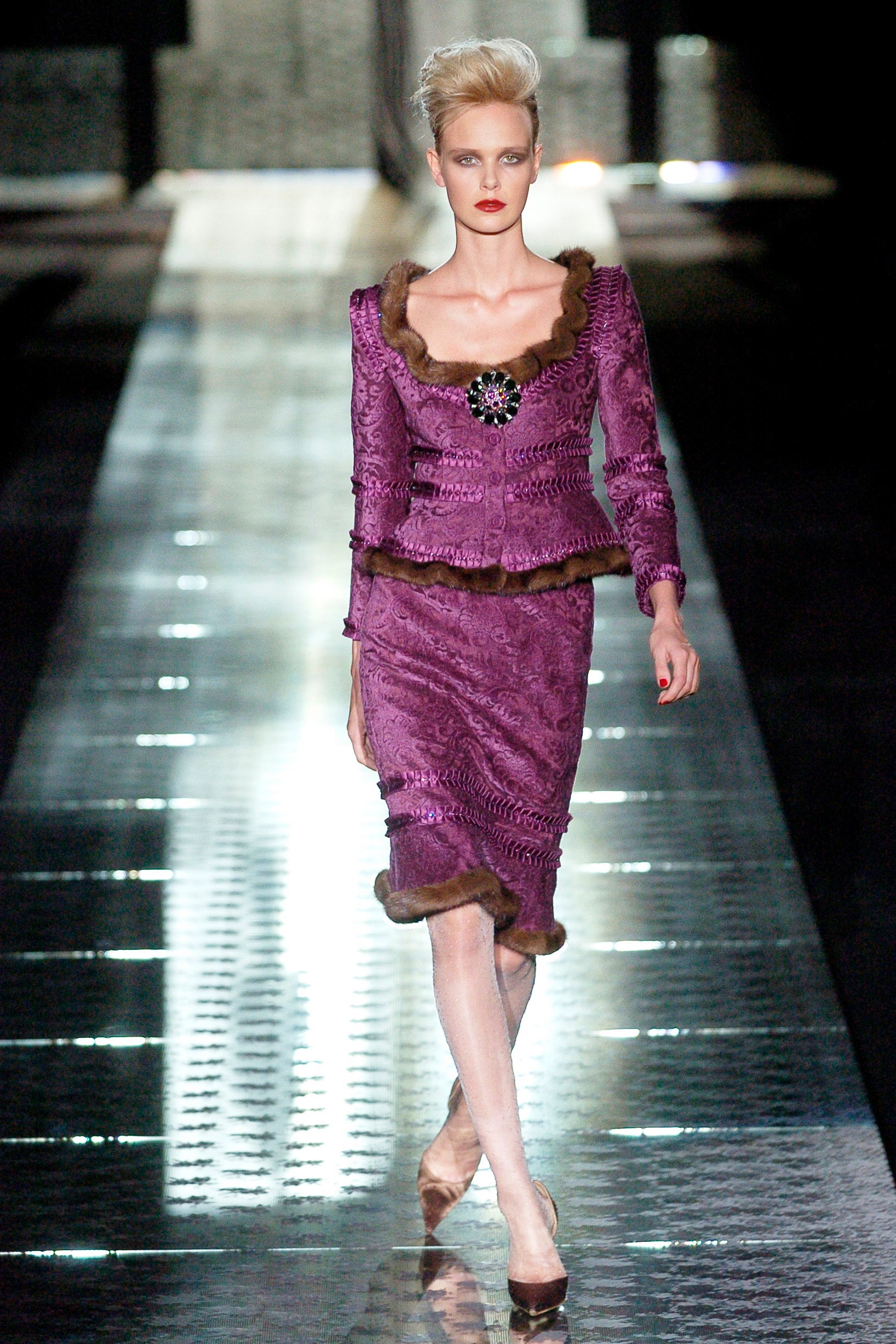 Valentino F/W 04 Couture Look 17