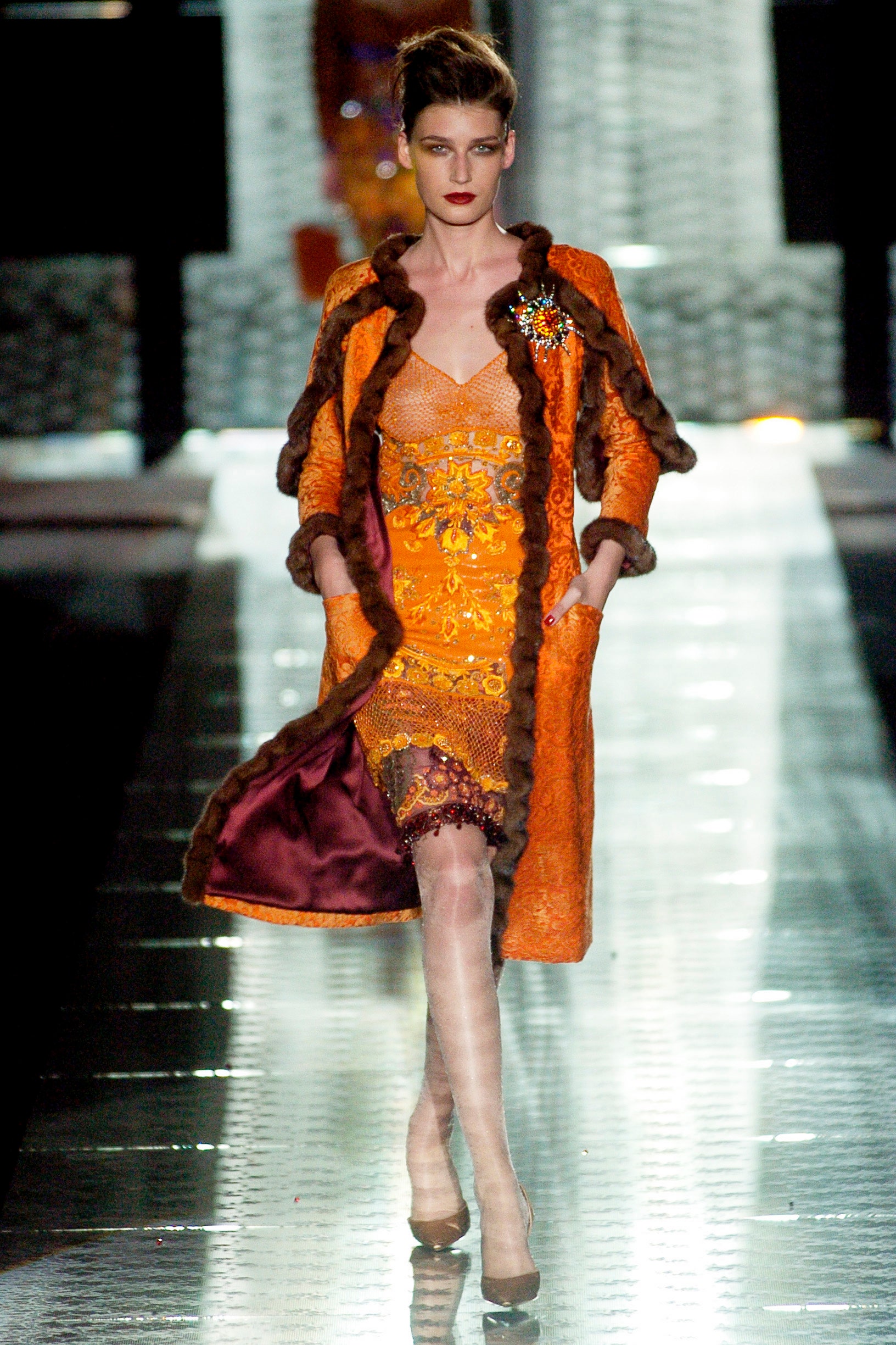 Valentino F/W 04 Couture Look 19