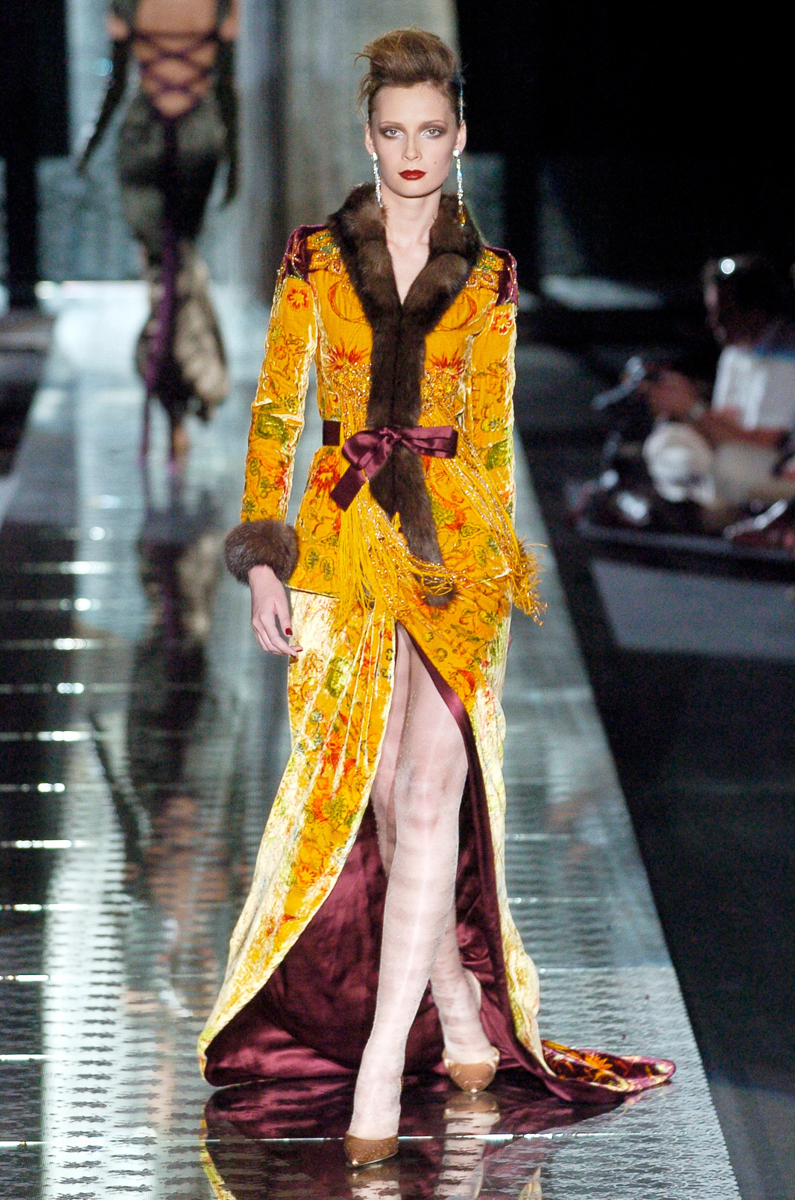 Valentino F/W 04 Couture Look 43
