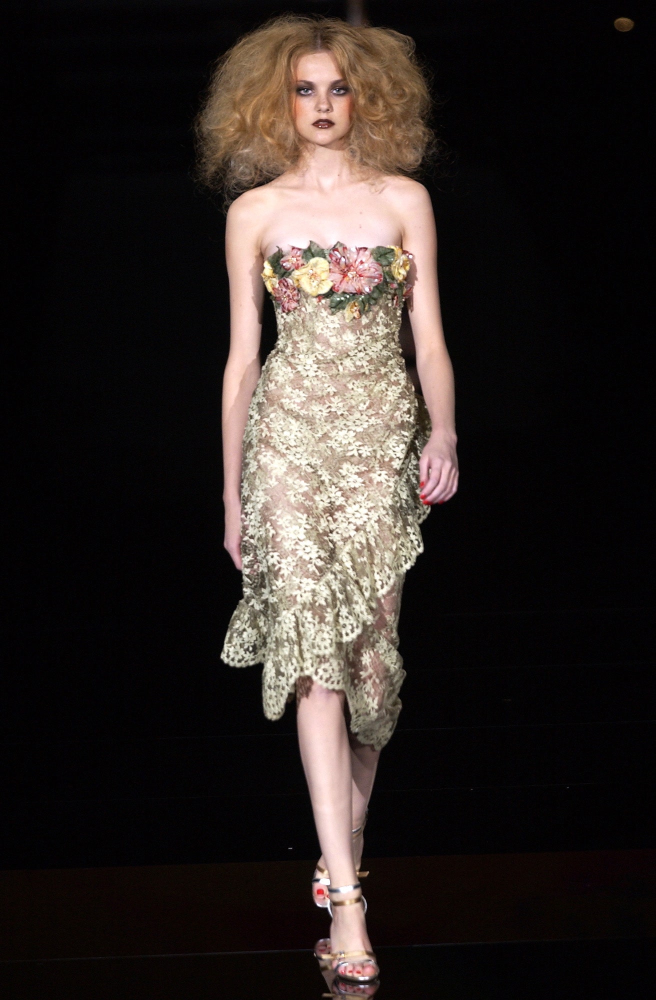 Valentino S/S 04 Couture Look 2