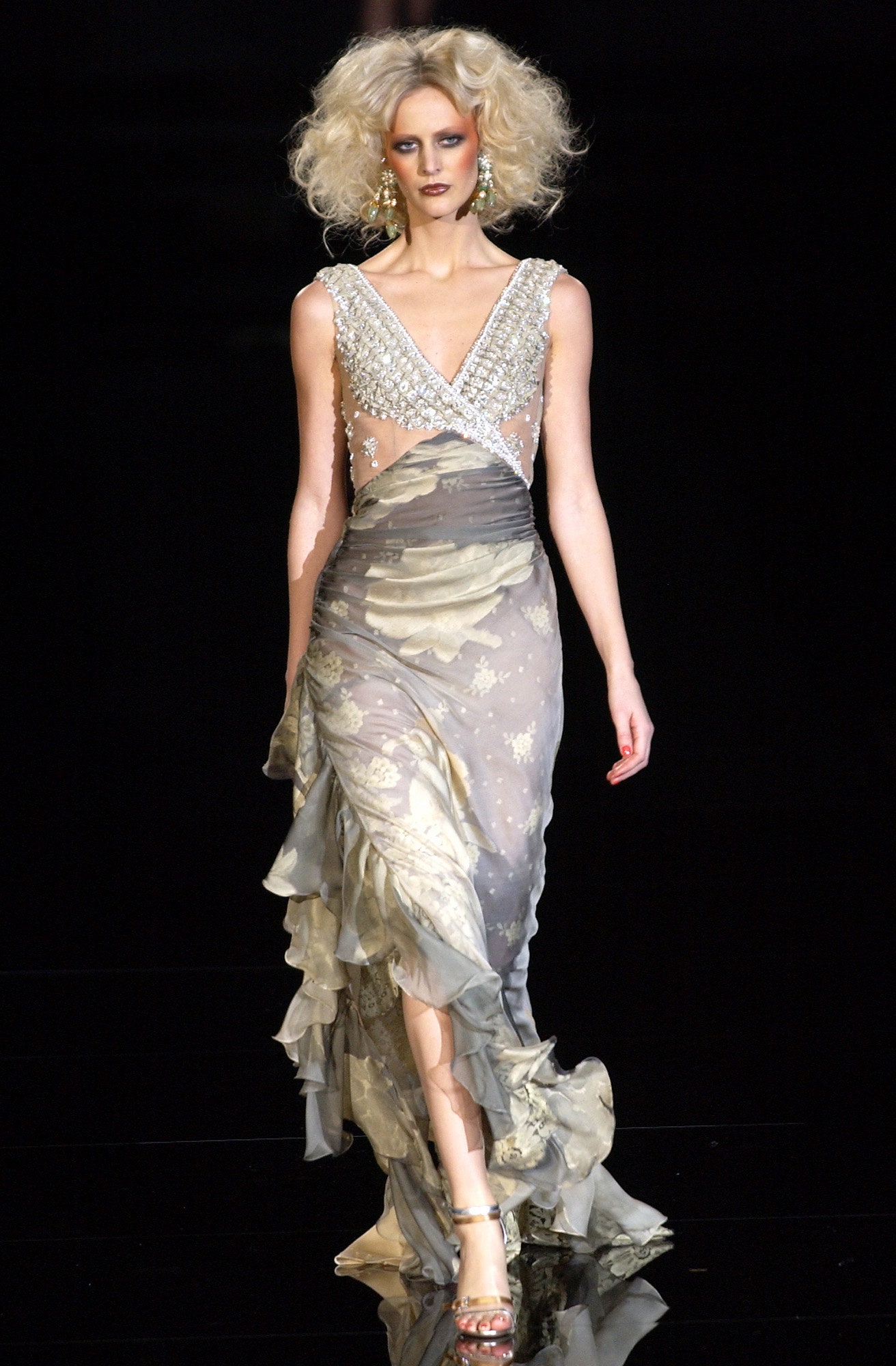 Valentino S/S 04 Couture Look 37