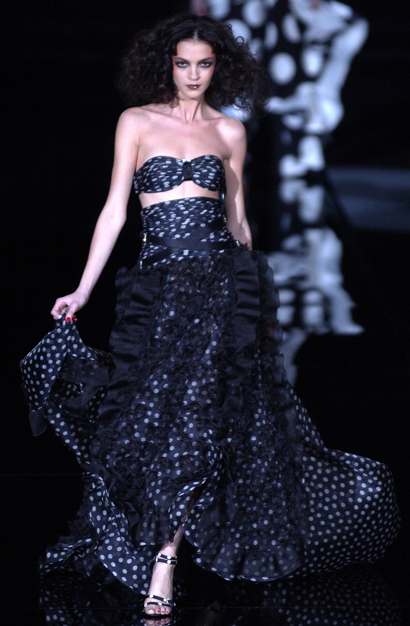 Valentino S/S 04 Couture Look 40