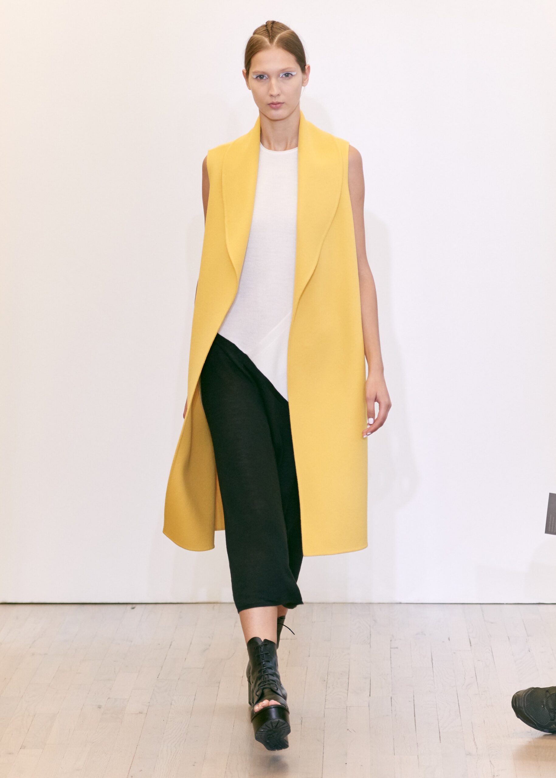Victor Alfaro S/S 16 Look 19