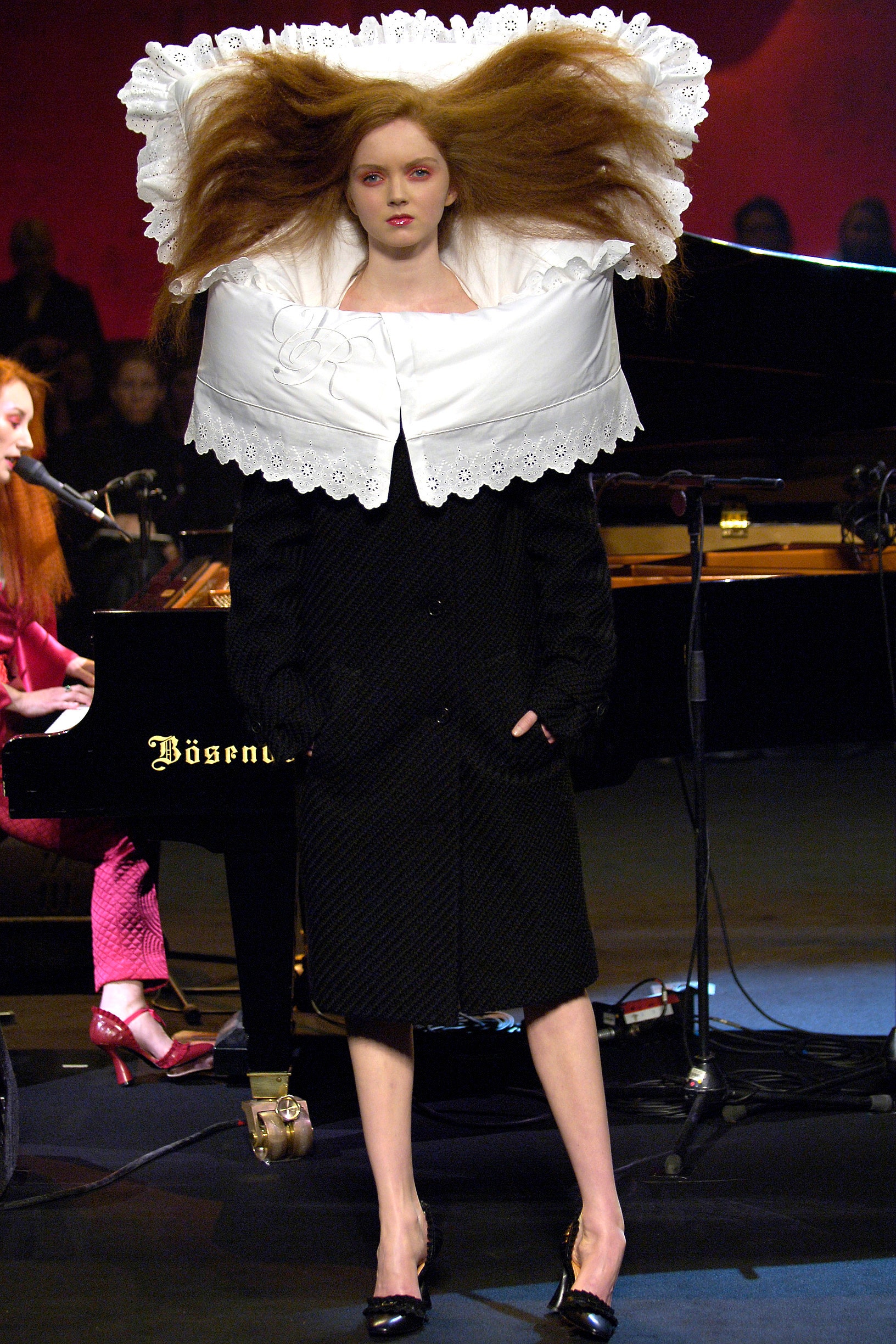 Viktor & Rolf F/W 05 Look 1