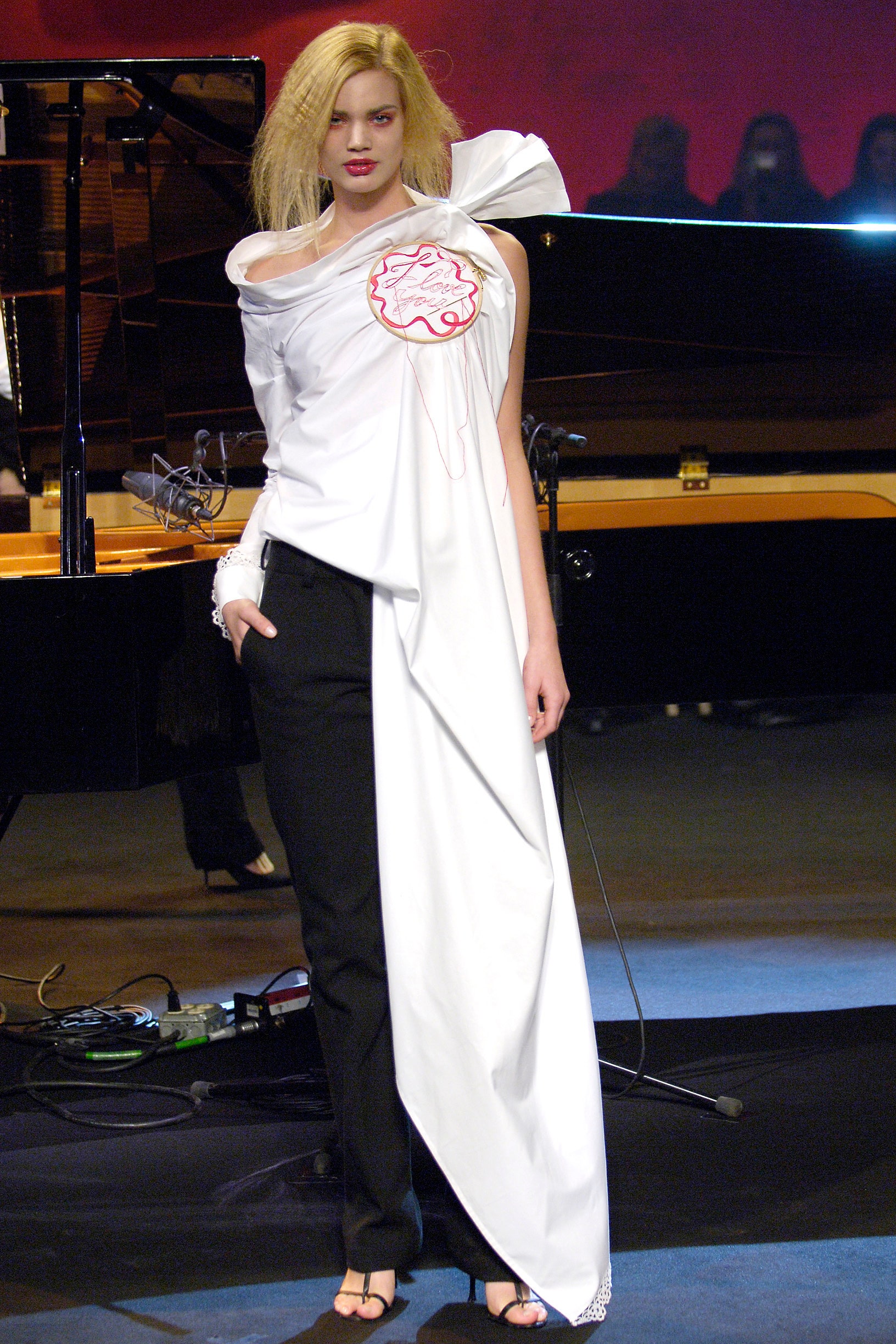 Viktor & Rolf F/W 05 Look 8