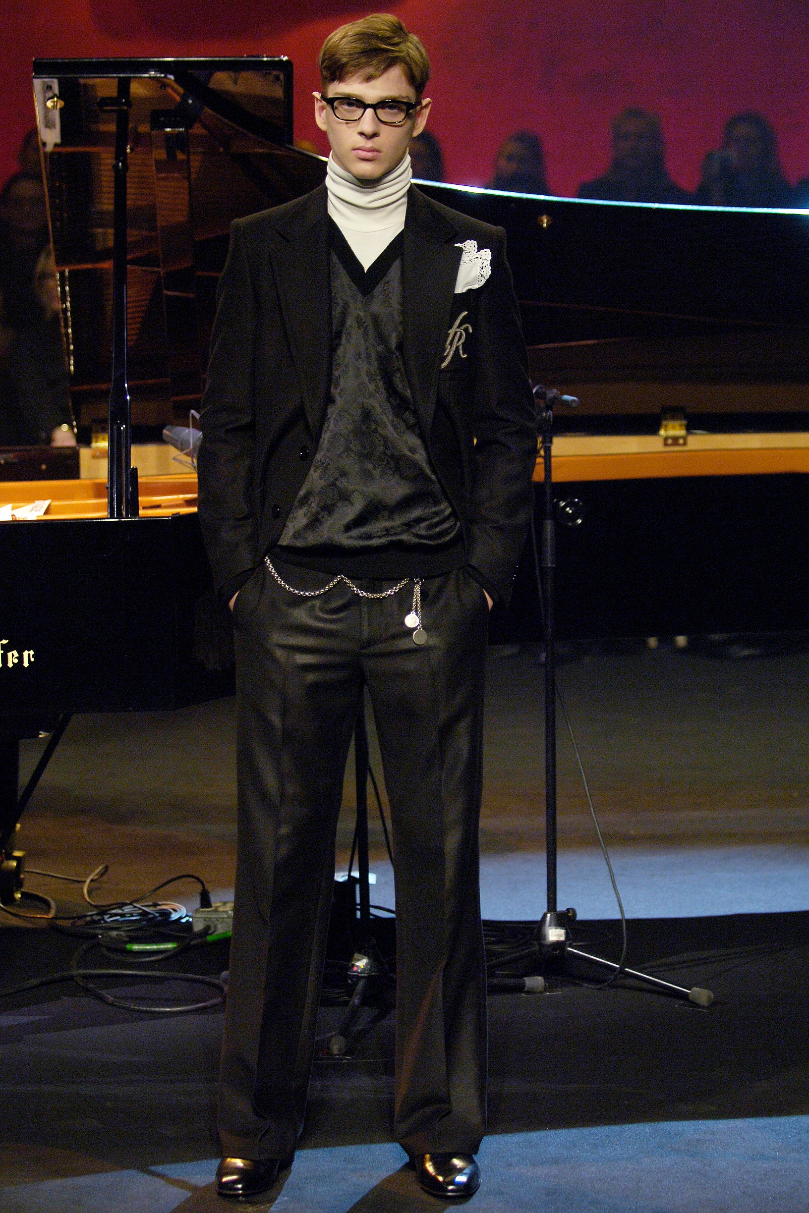 Viktor & Rolf F/W 05 Look 16