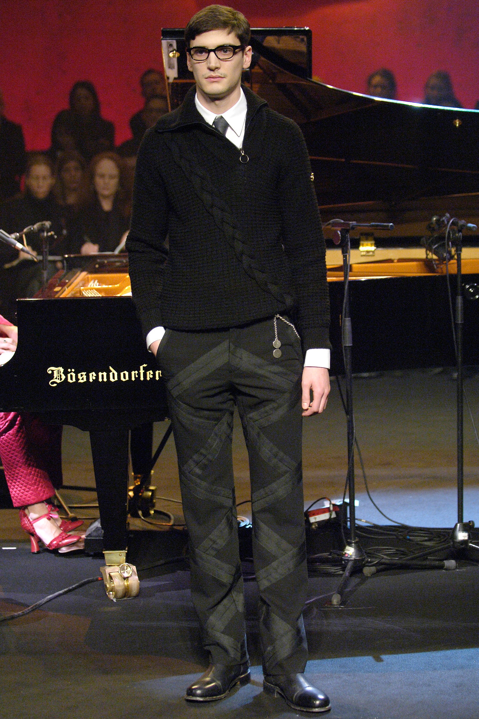 Viktor & Rolf F/W 05 Look 19