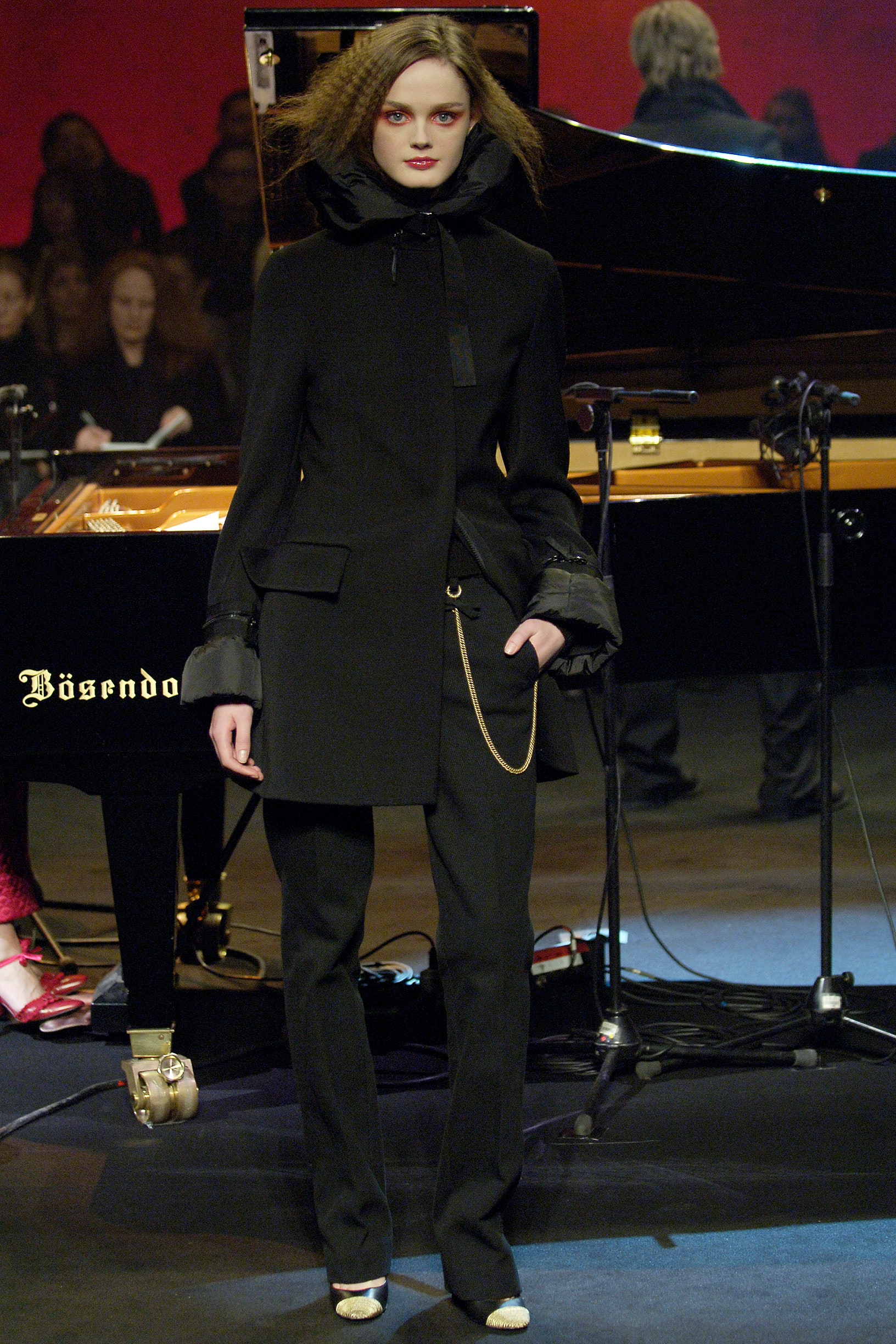 Viktor & Rolf F/W 05 Look 23