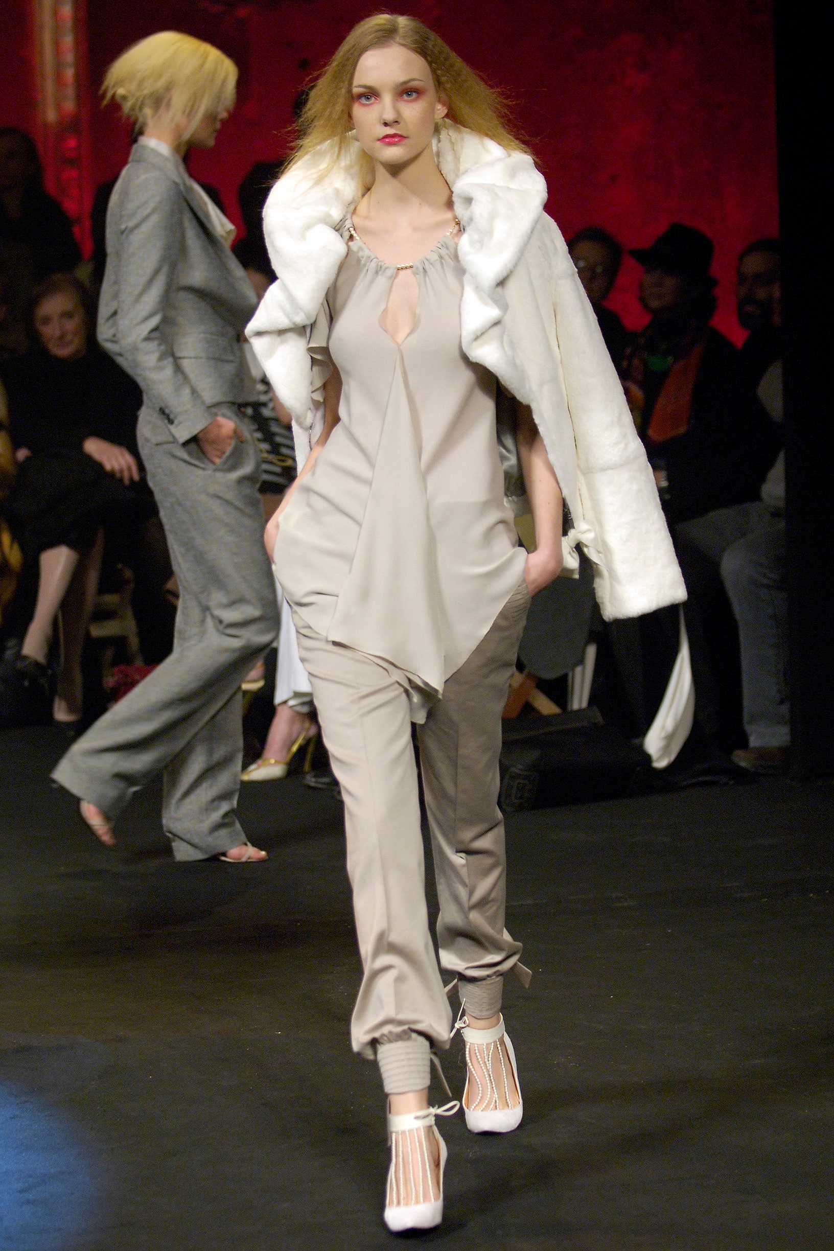 Viktor & Rolf F/W 05 Look 28