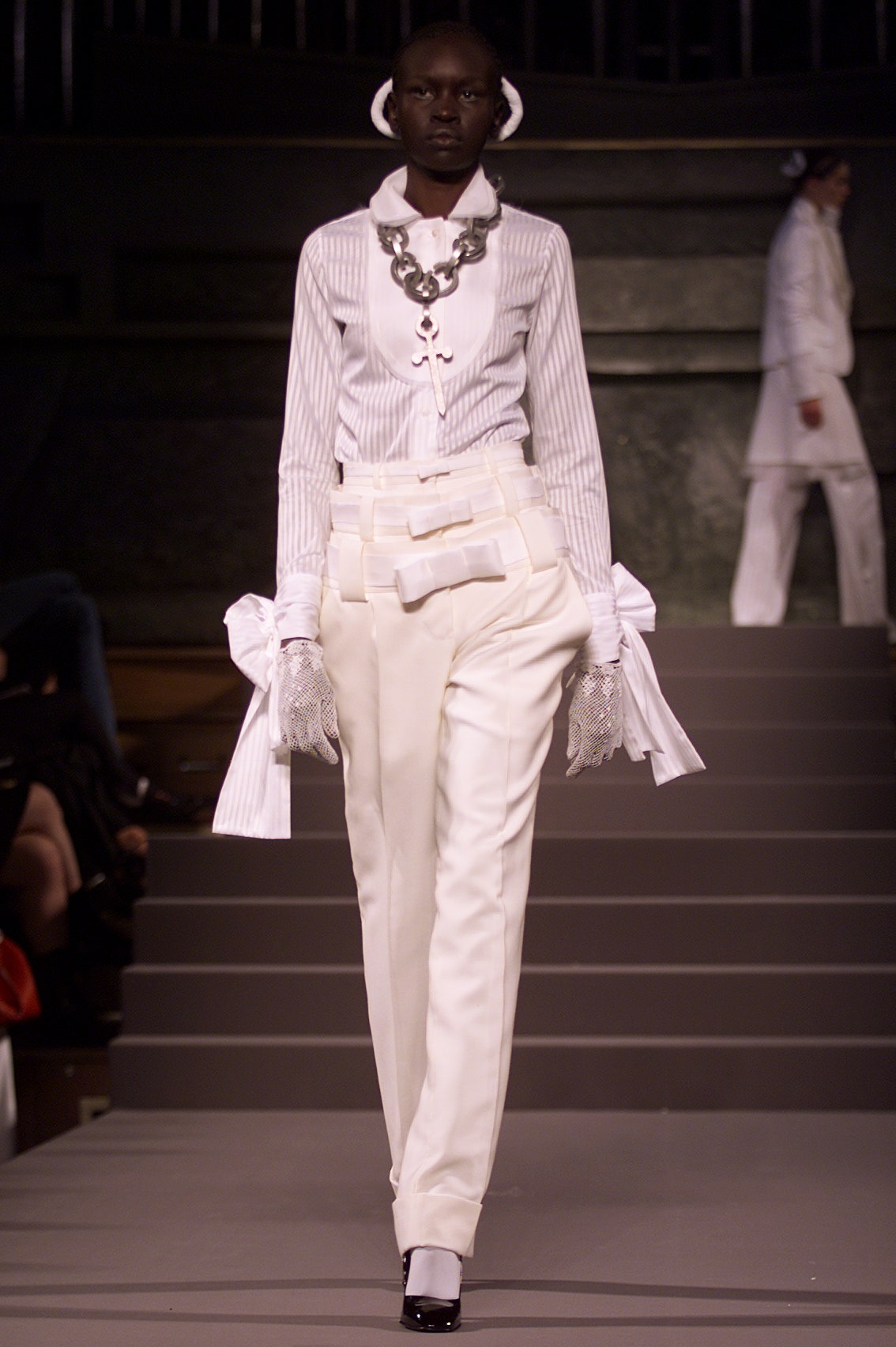 Viktor & Rolf S/S 02 Look 27