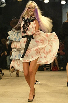 Viktor & Rolf S/S 03 Look 43