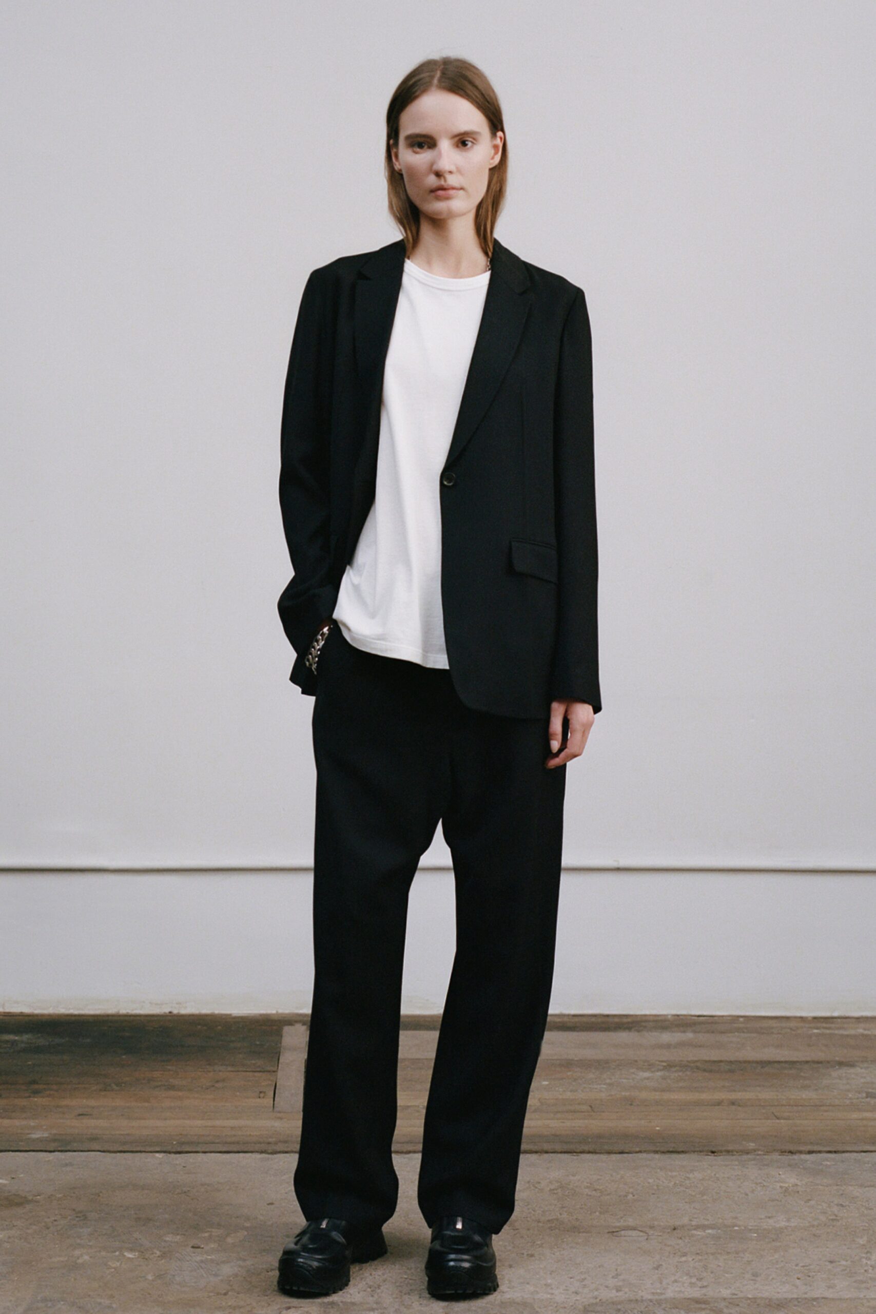 6397 F/W 23 Look 1
