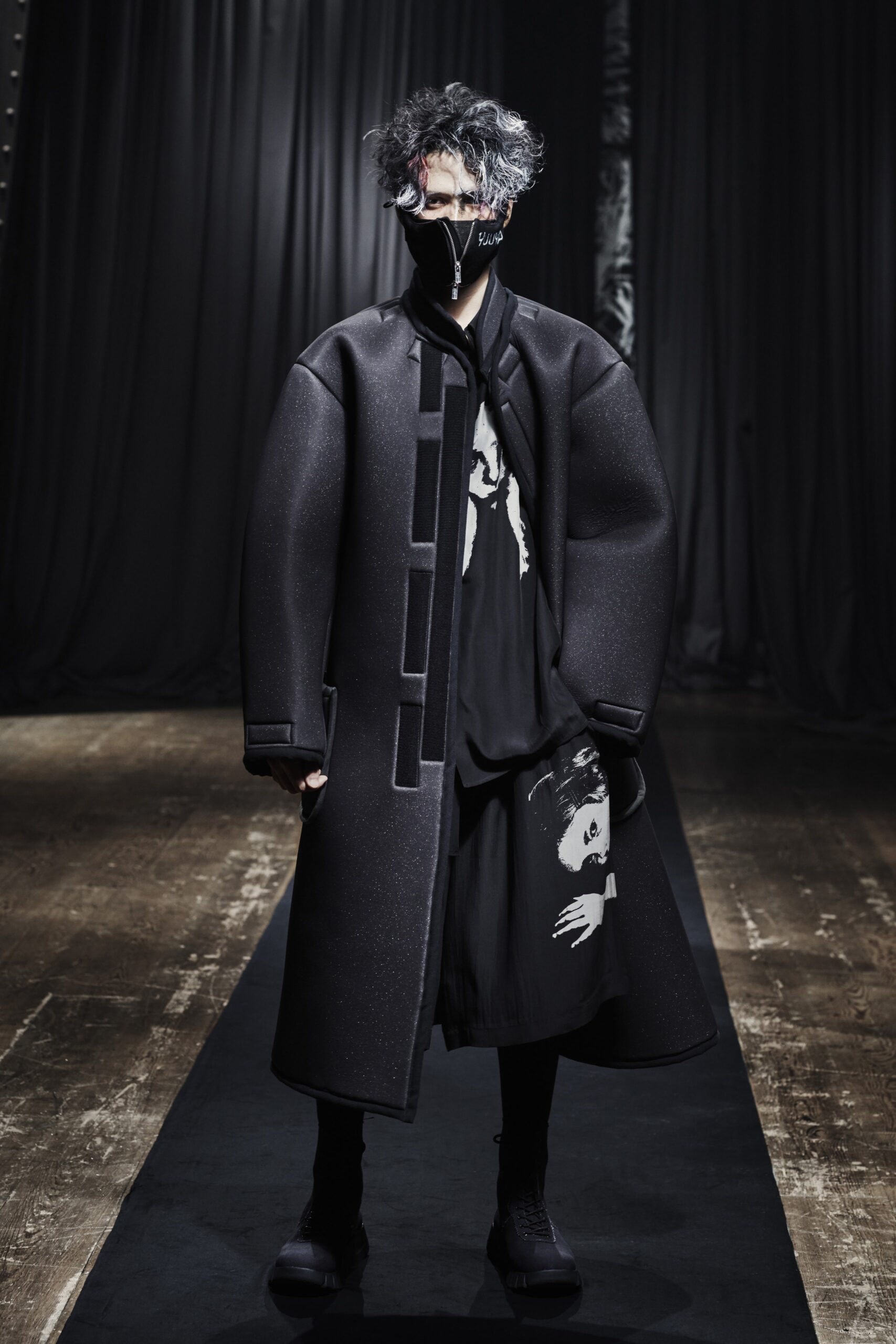 Yohji Yamamoto F/W 21 Menswear Look 1