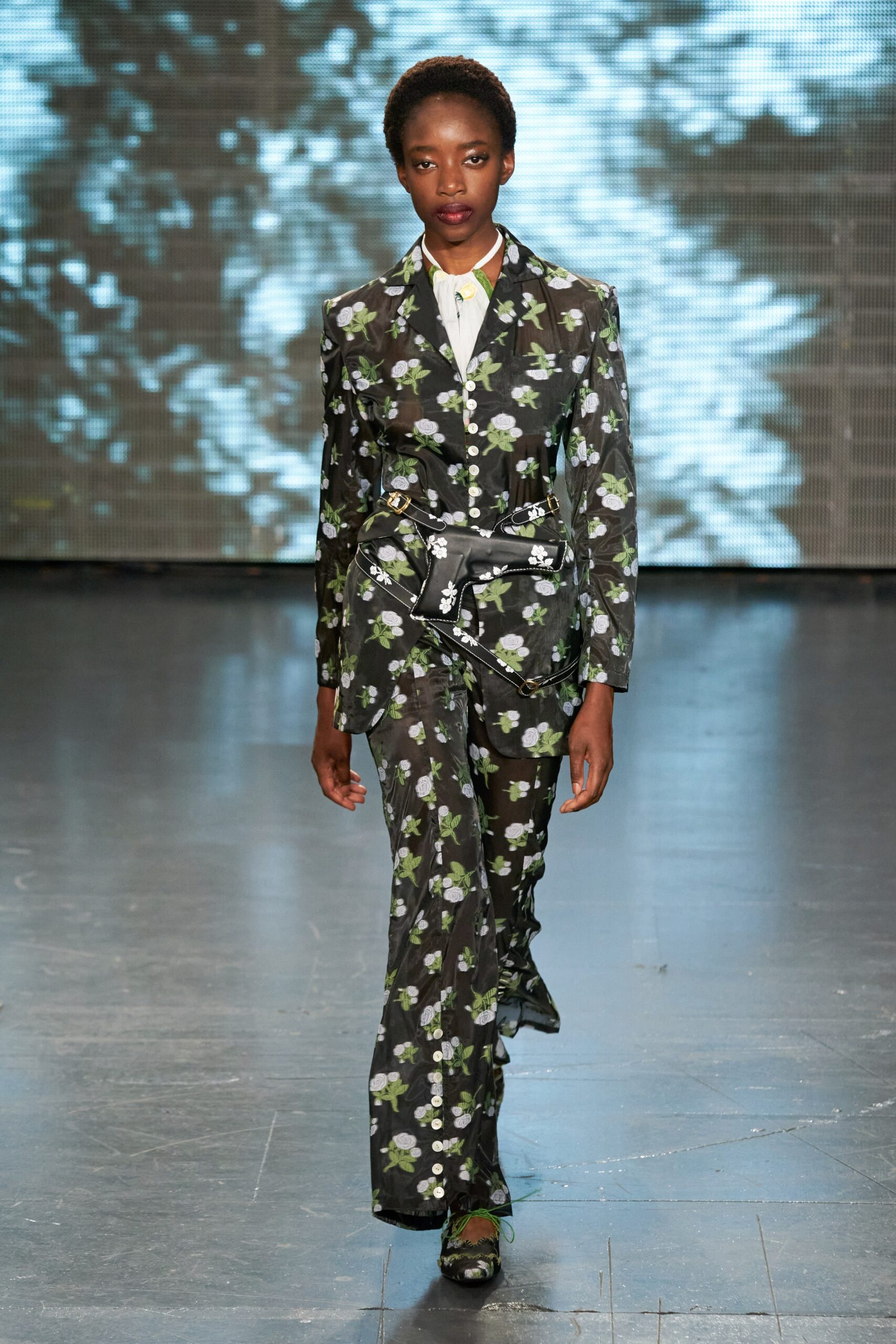 Yuhan Wang S/S 22 Look 1