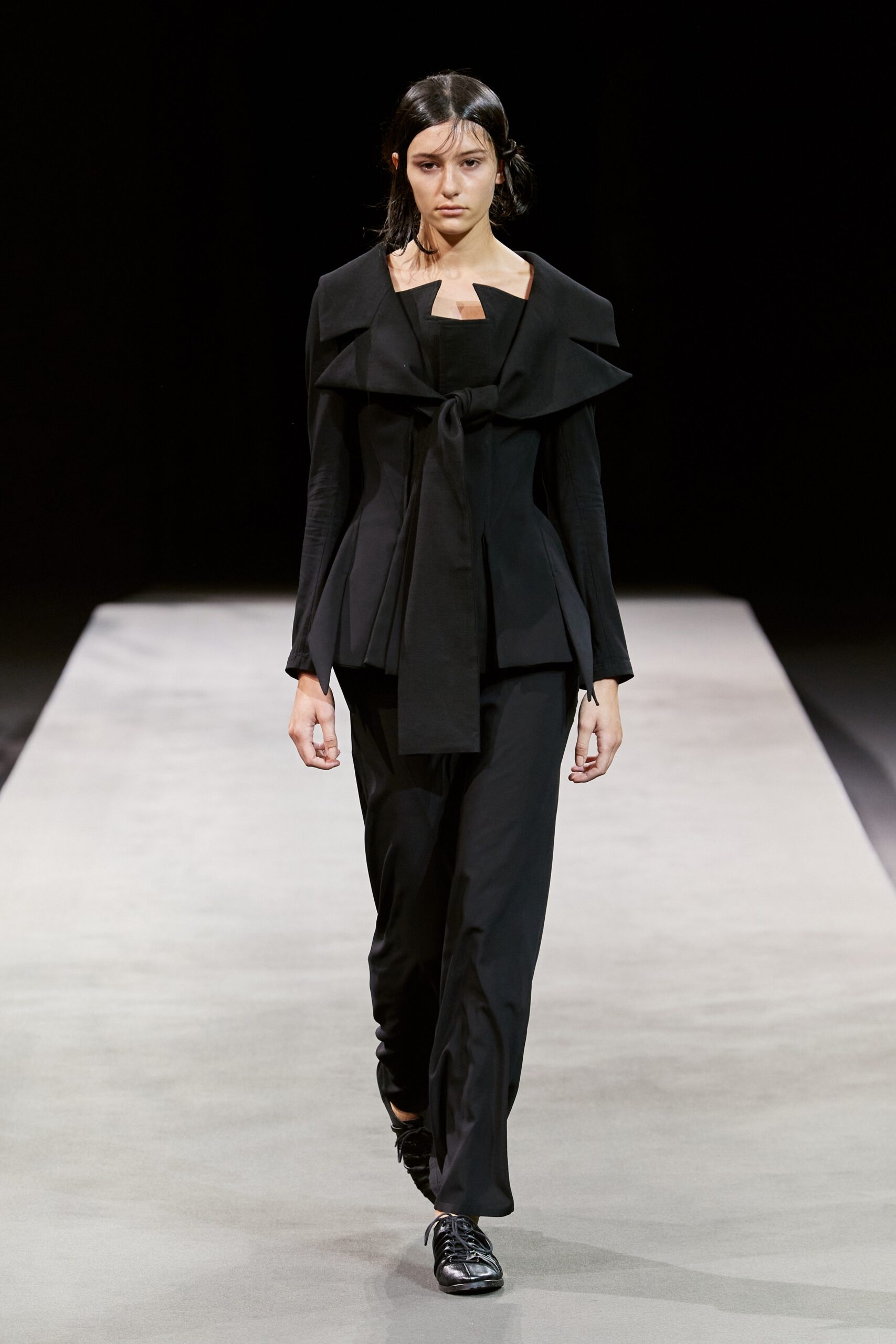Yohji Yamamoto S/S 23 Look 1