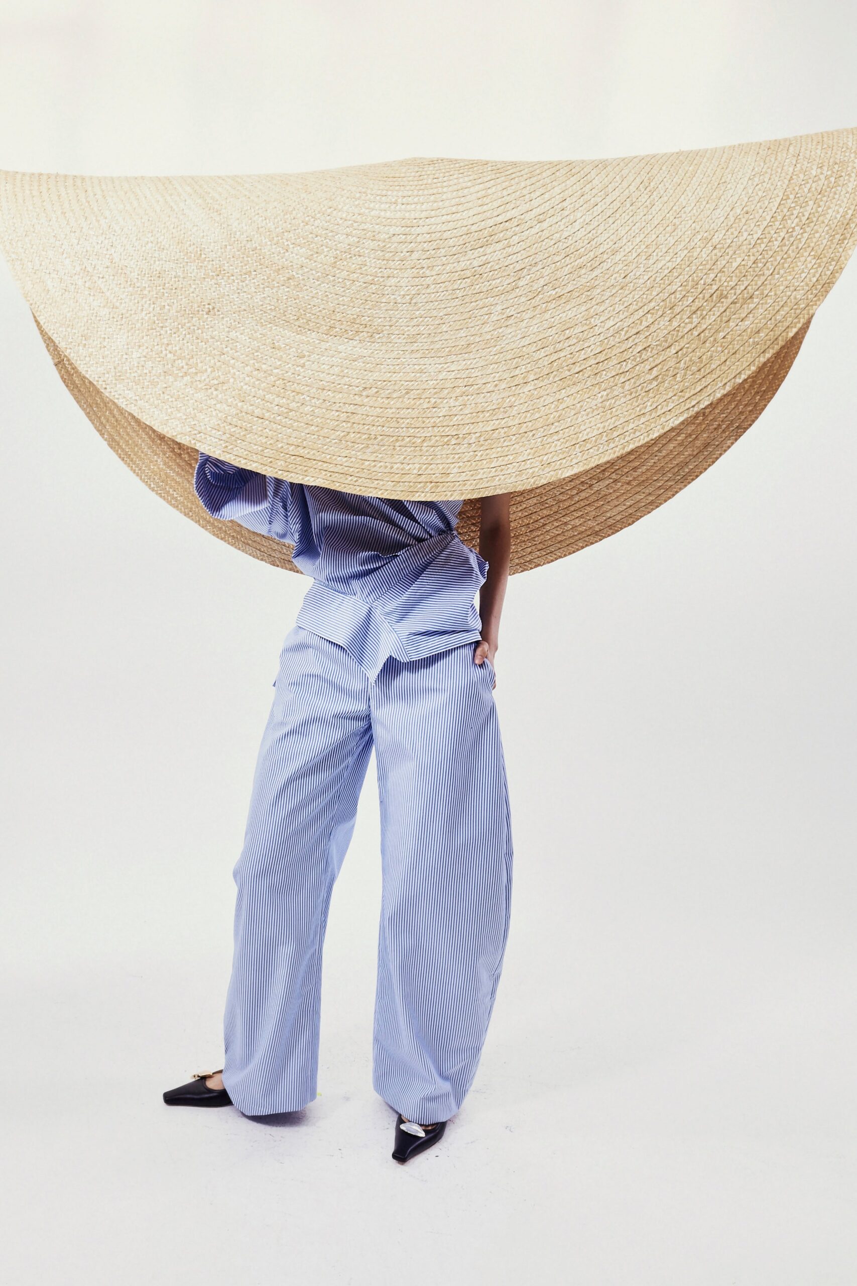 A.W.A.K.E. MODE S/S 24 Look 29
