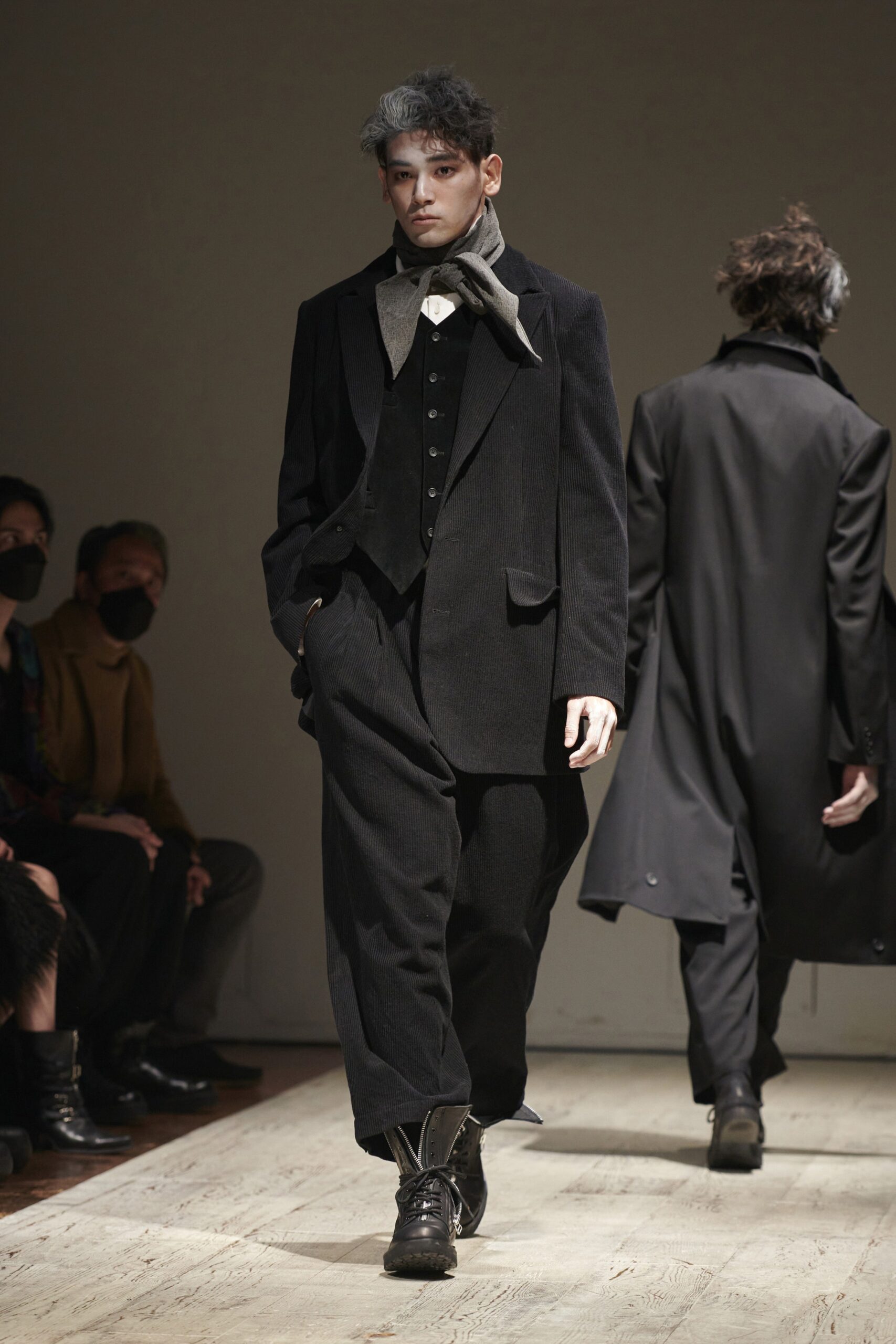 Yohji Yamamoto F/W 22 Menswear Look 3
