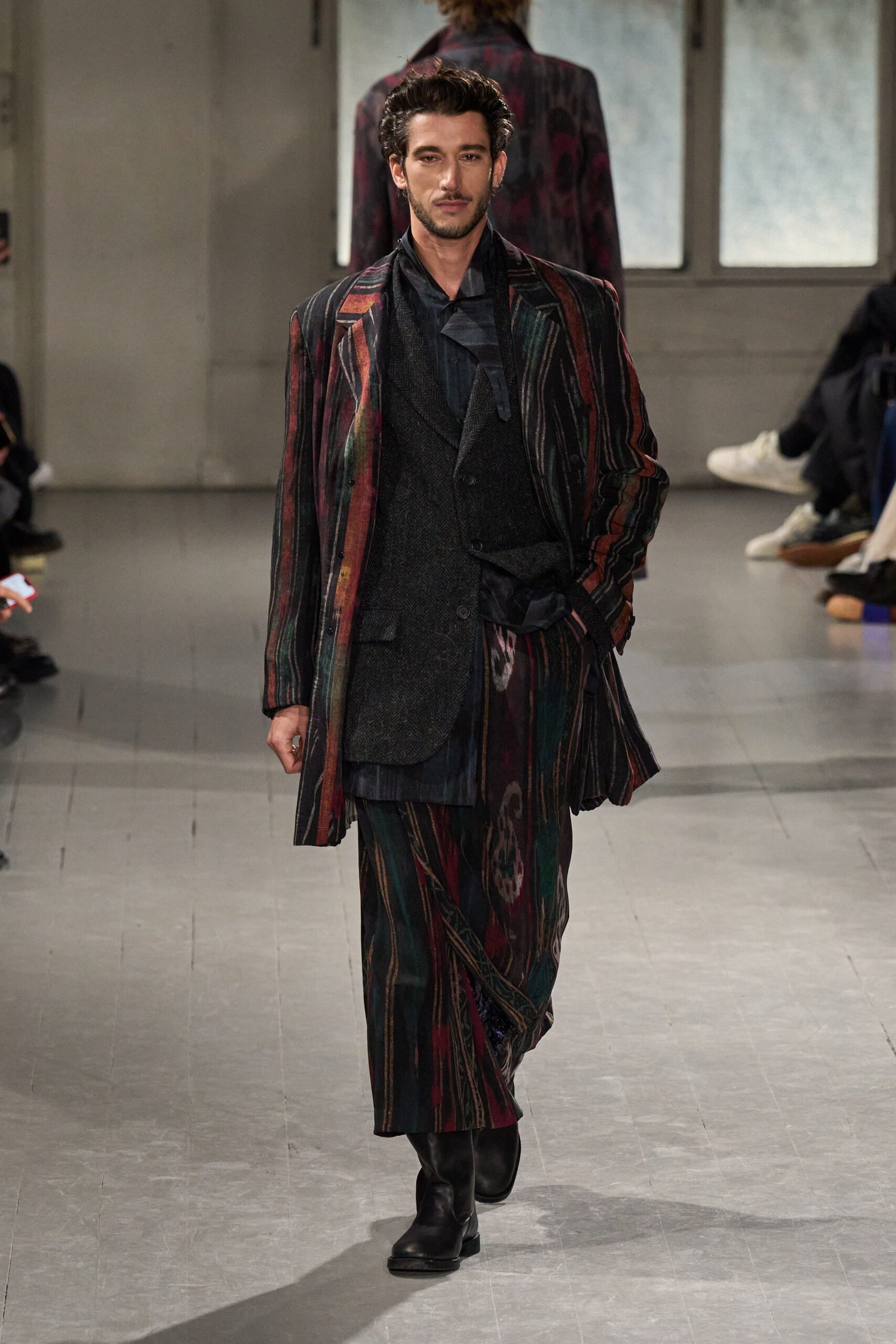 Yohji Yamamoto F/W 23 Menswear Look 3