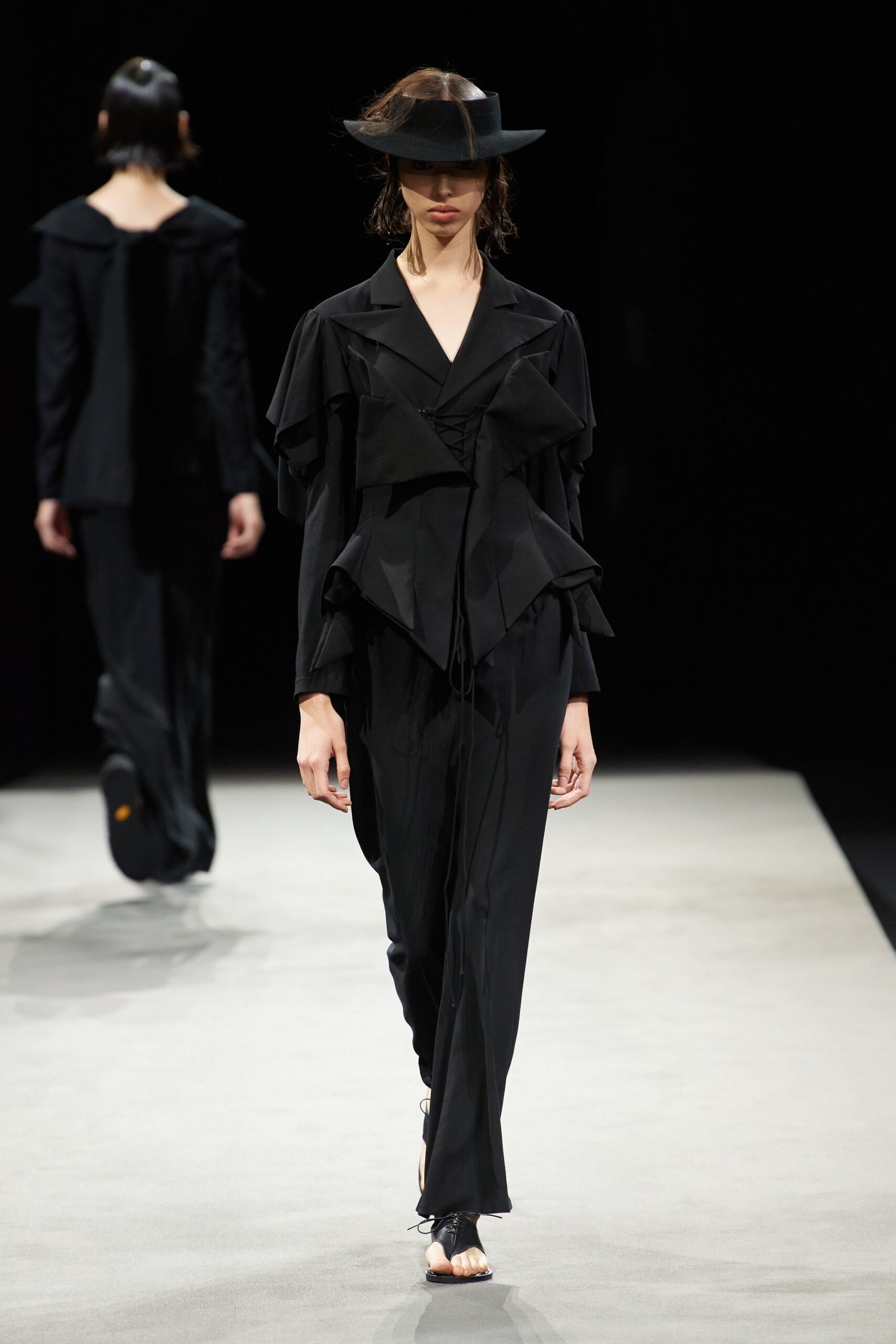 Yohji Yamamoto S/S 23 Look 3