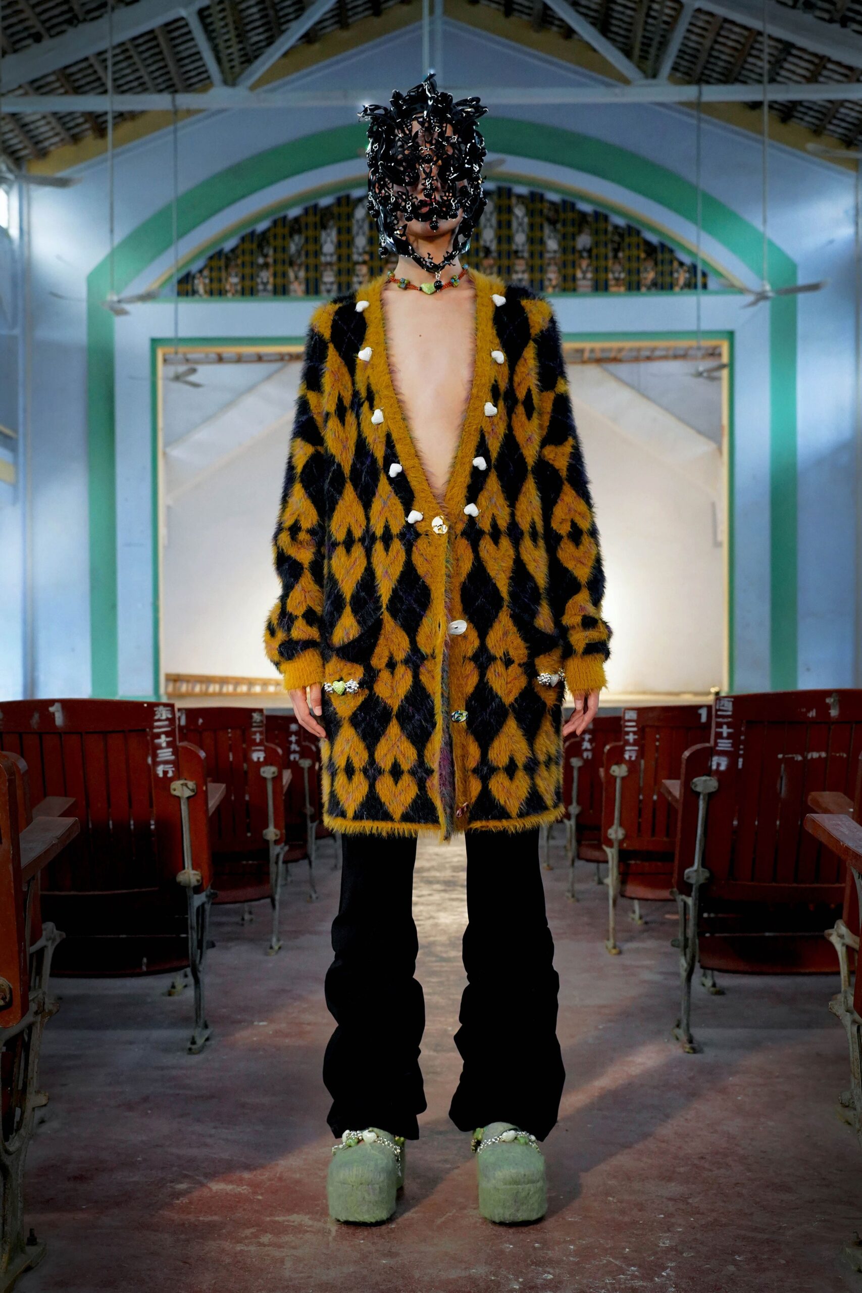 Yueqi Qi Shanghai F/W 22 Look 3