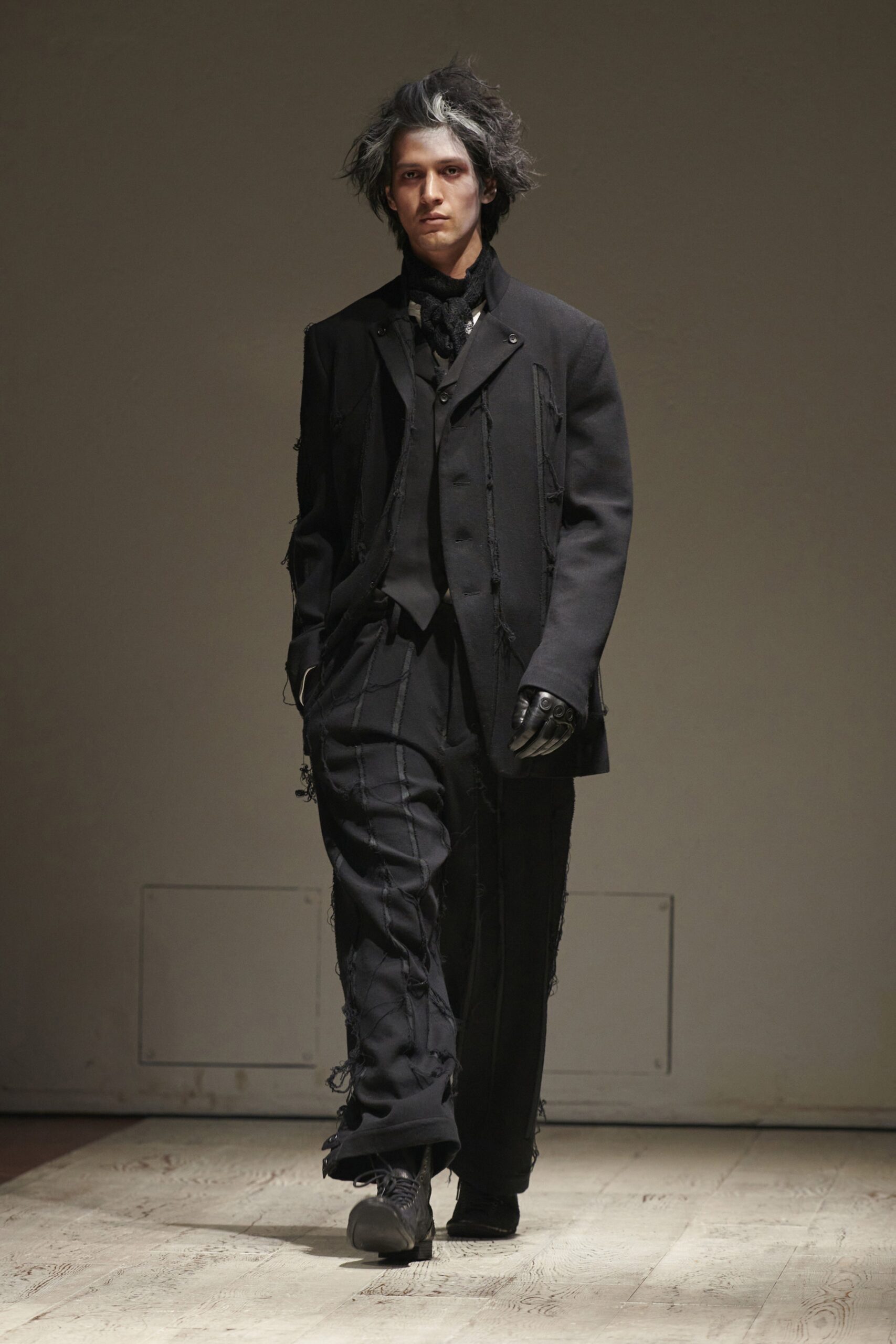 Yohji Yamamoto F/W 22 Menswear Look 4