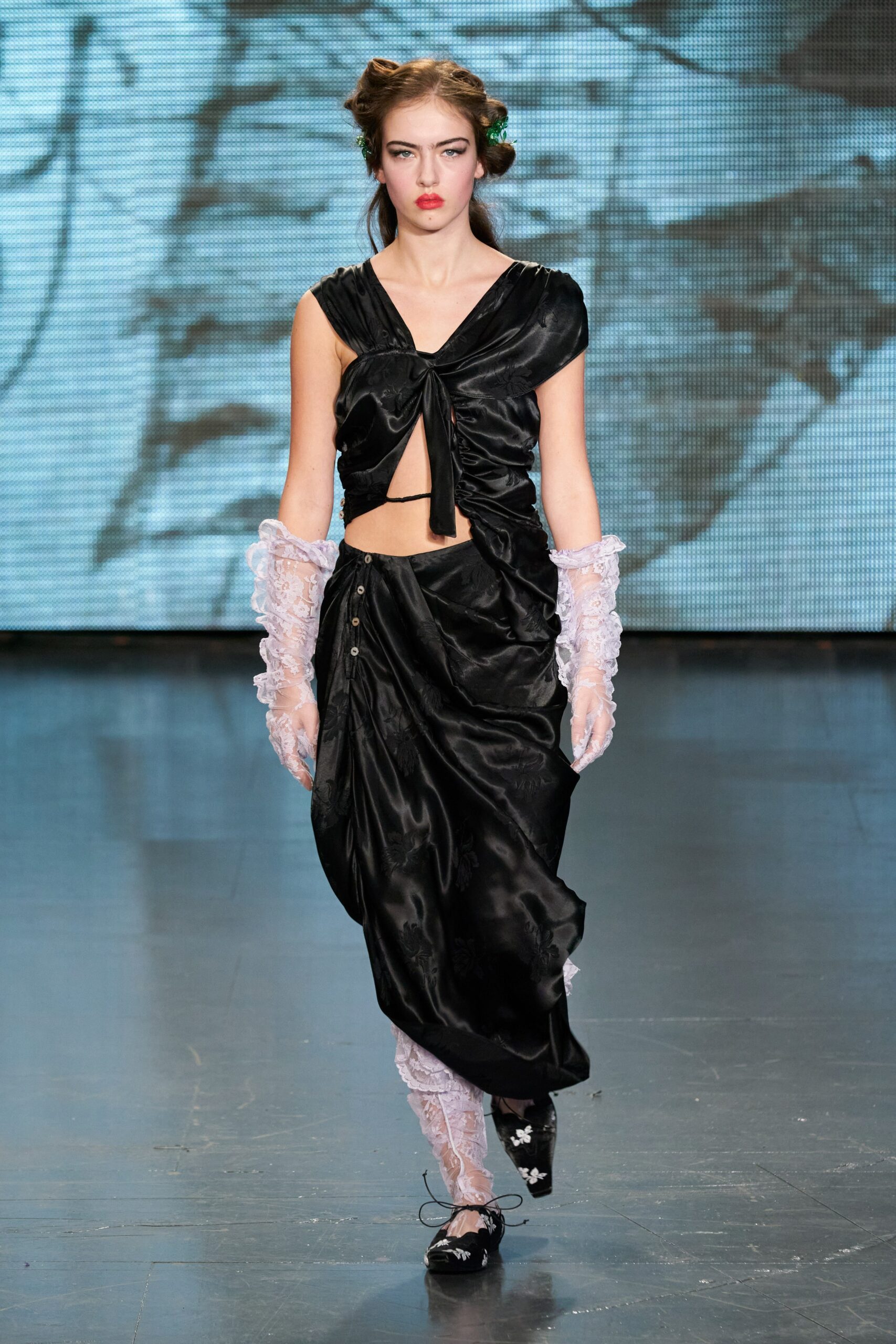 Yuhan Wang S/S 22 Look 4