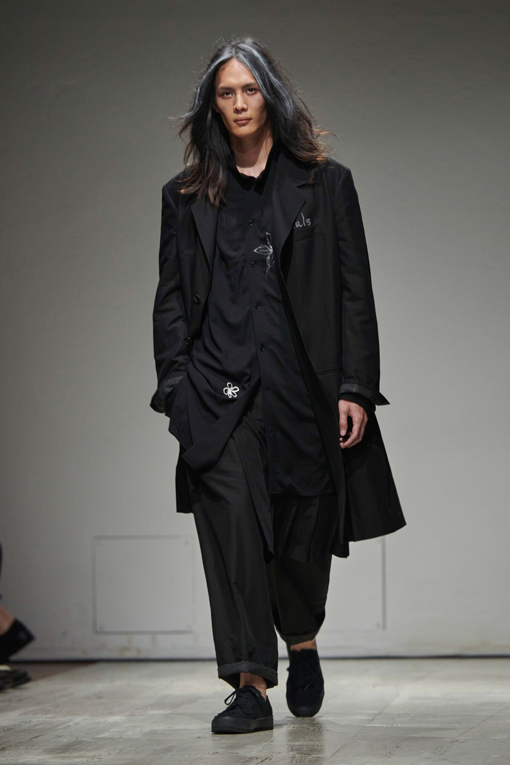 Yohji Yamamoto S/S 23 Menswear Look 4
