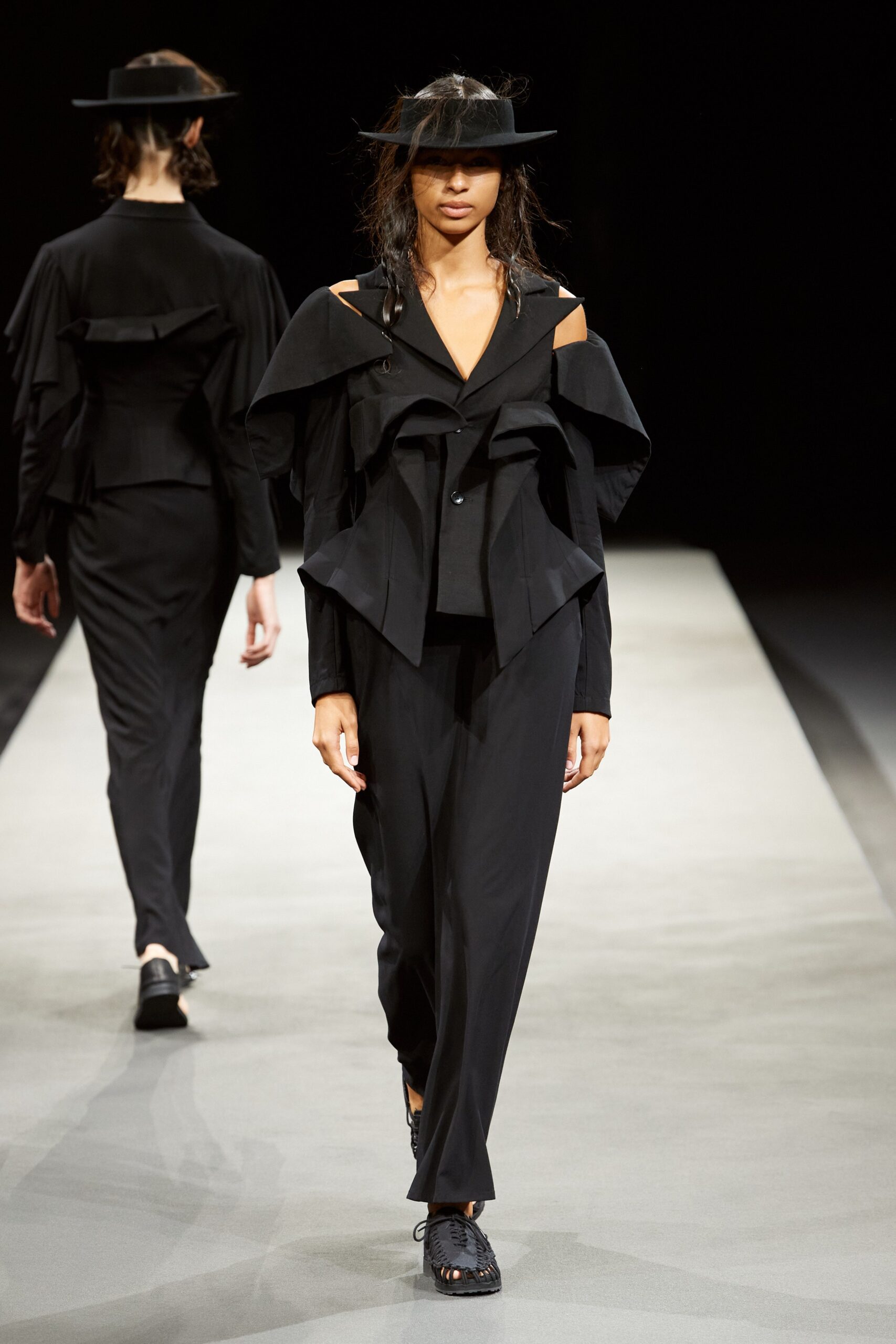 Yohji Yamamoto S/S 23 Look 4