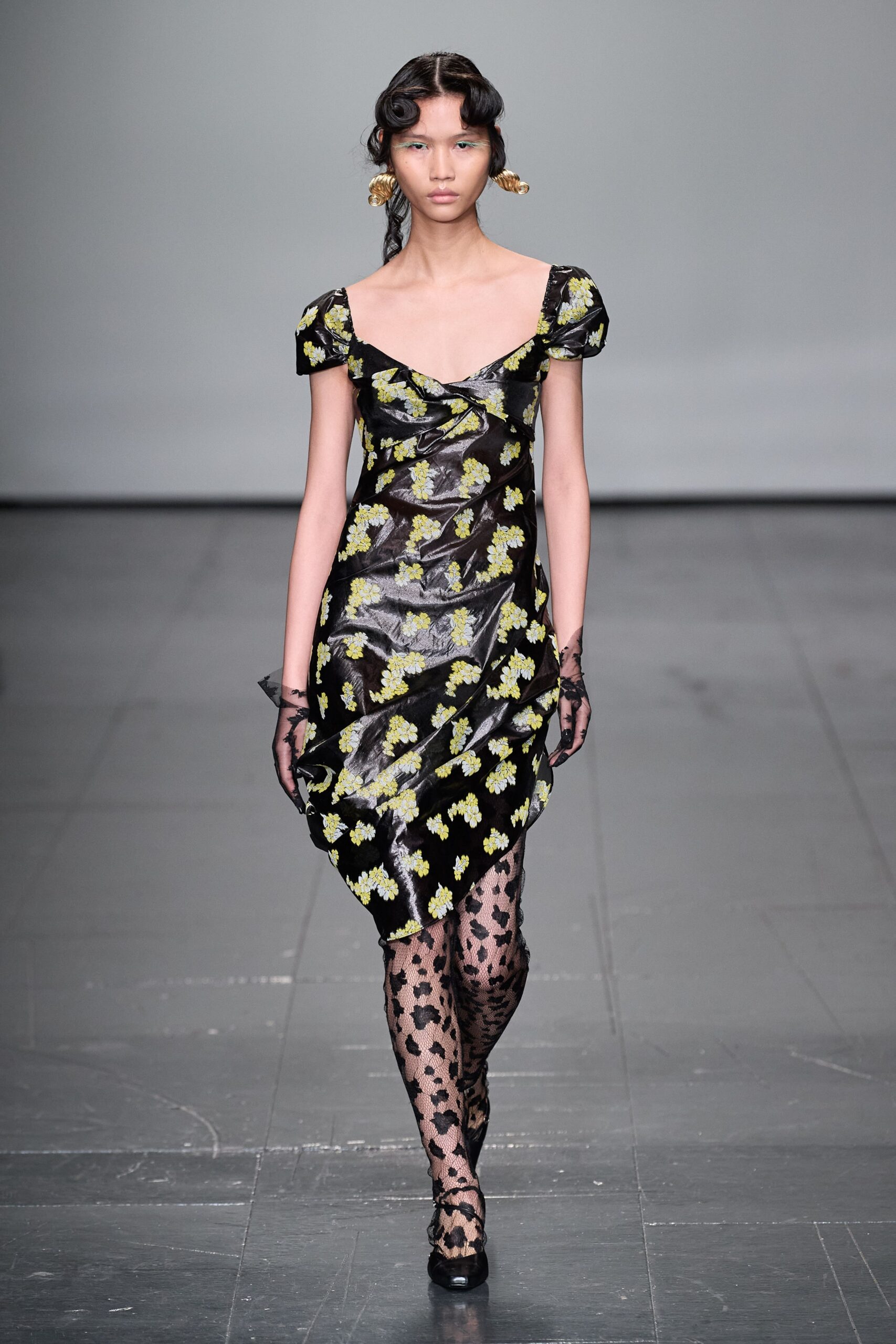 Yuhan Wang F/W 22 Look 5