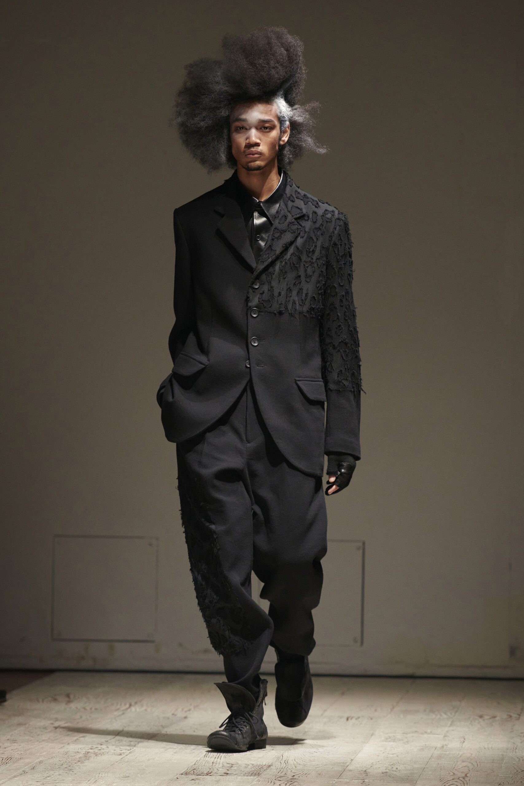 Yohji Yamamoto F/W 22 Menswear Look 7