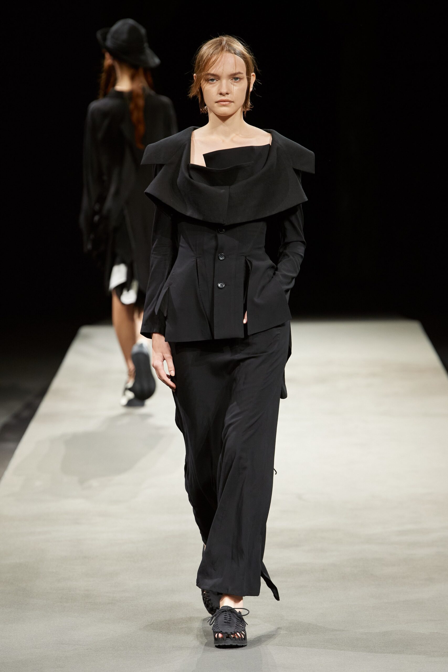 Yohji Yamamoto S/S 23 Look 7