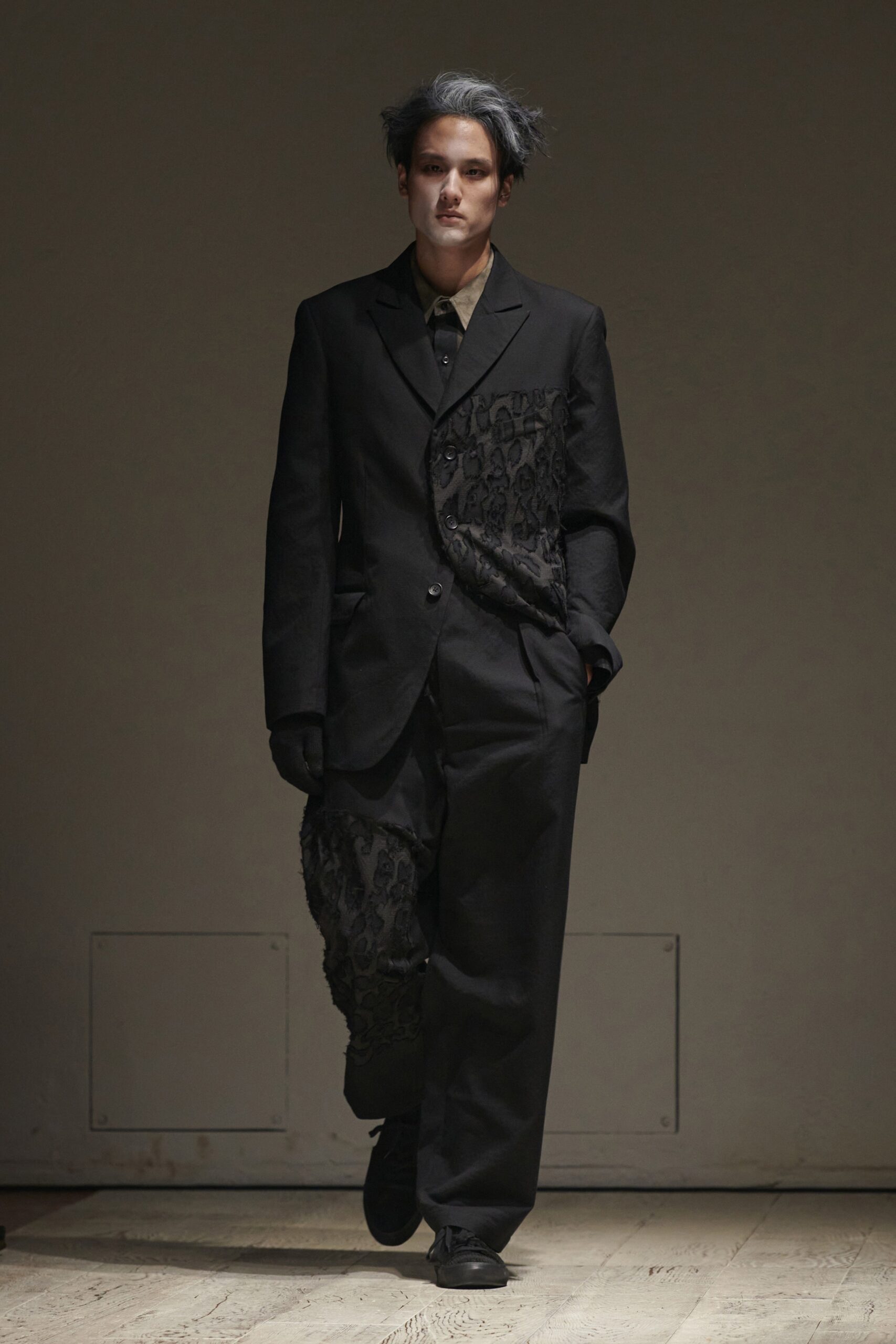 Yohji Yamamoto F/W 22 Menswear Look 8