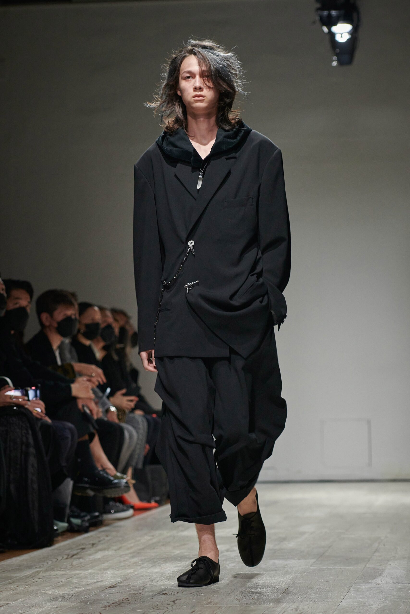 Yohji Yamamoto S/S 23 Menswear Look 8