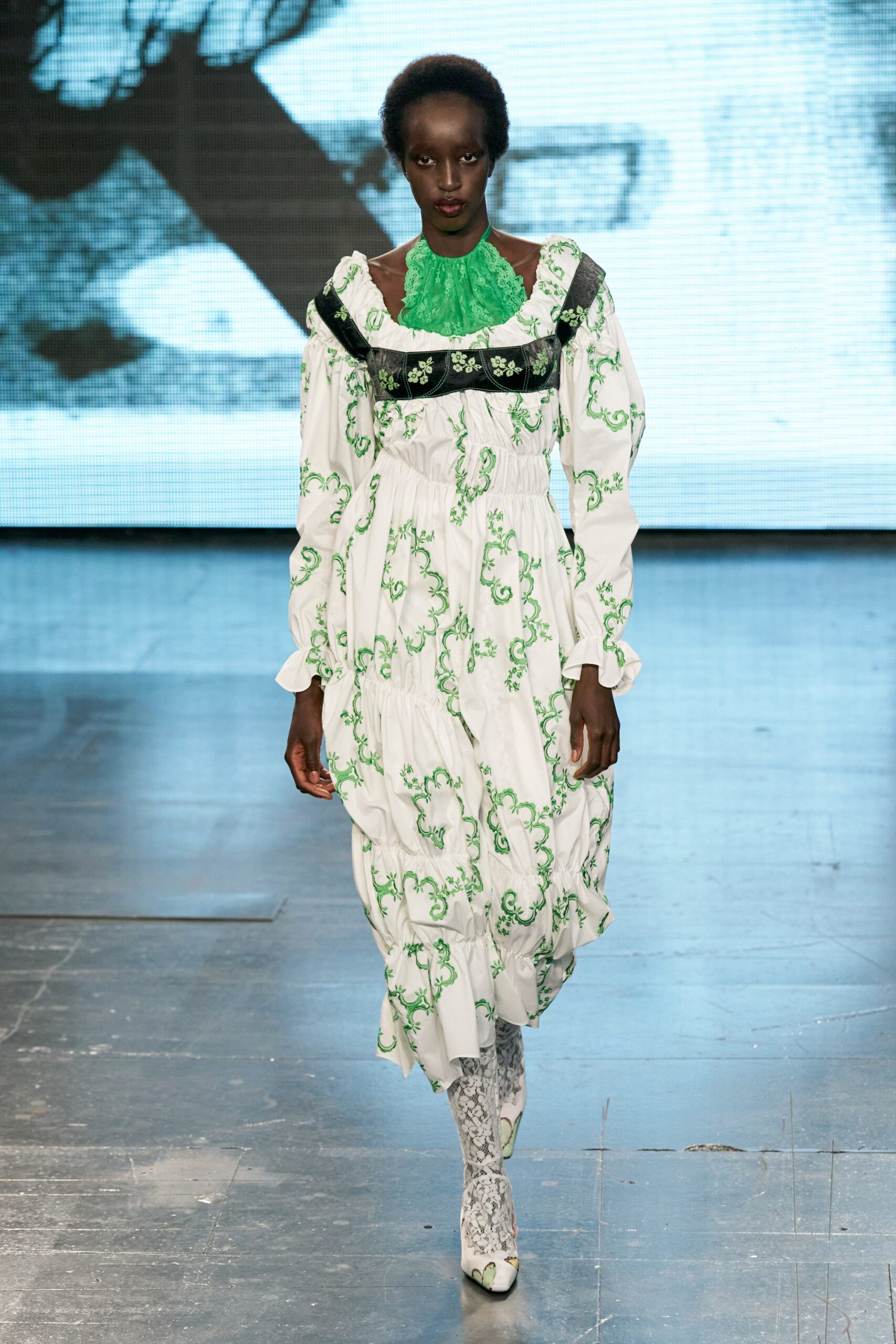 Yuhan Wang S/S 22 Look 9