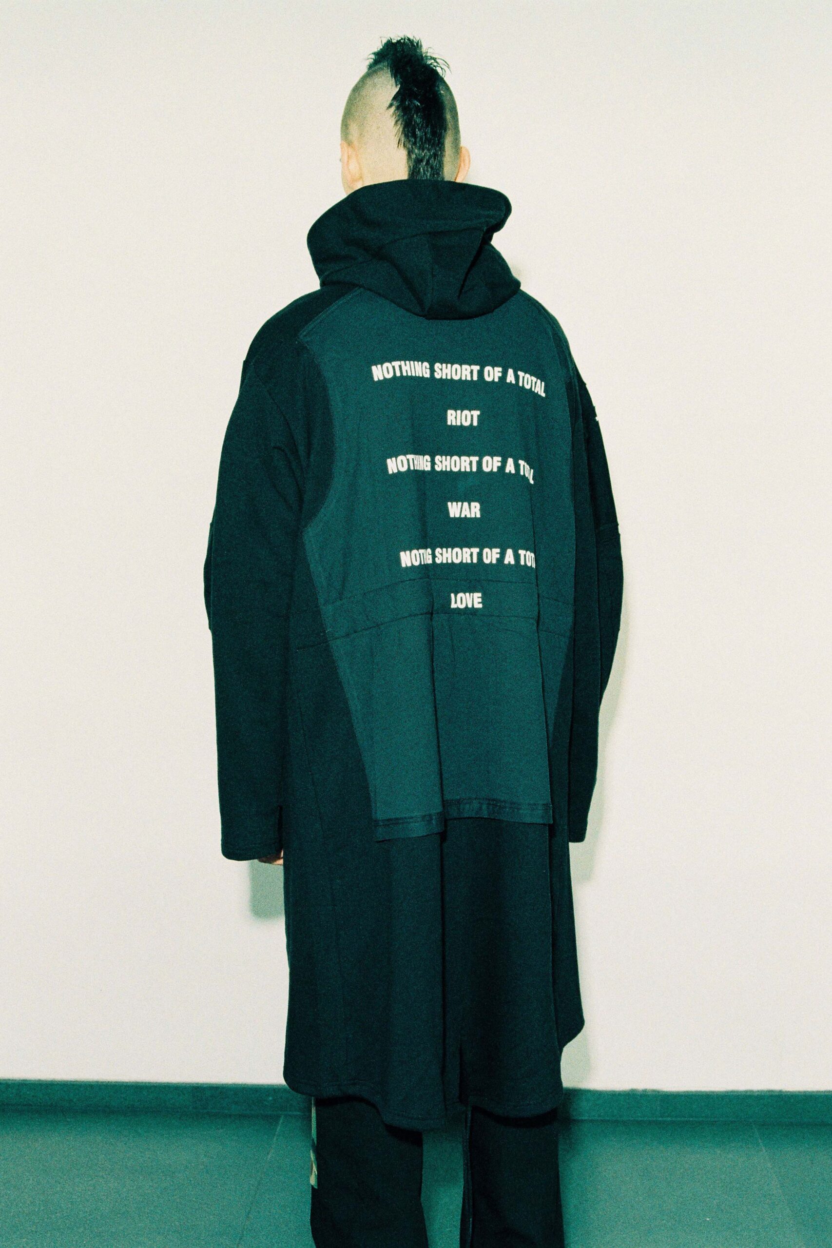 Yang Li S/S 19 Menswear Look 9