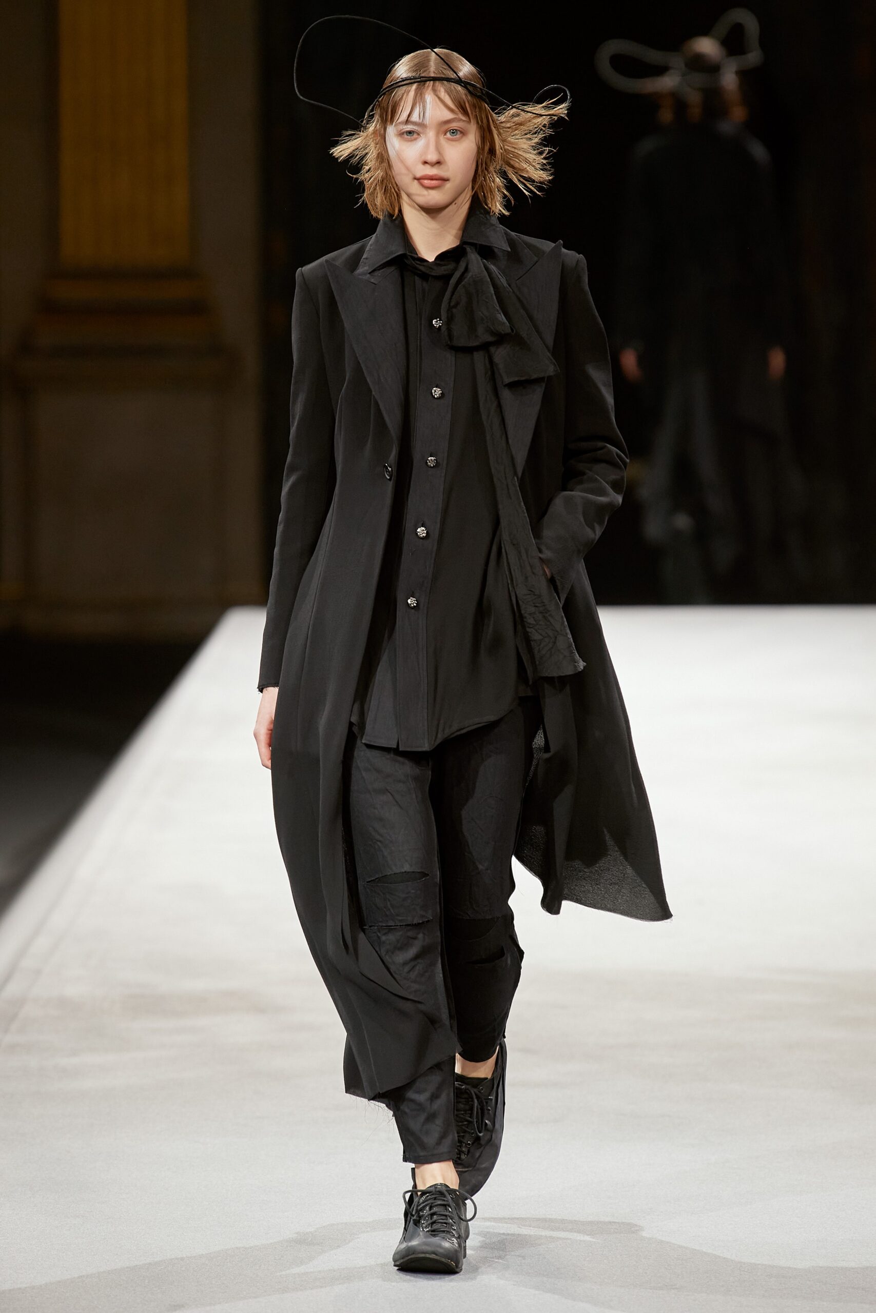 Yohji Yamamoto F/W 22 Look 9