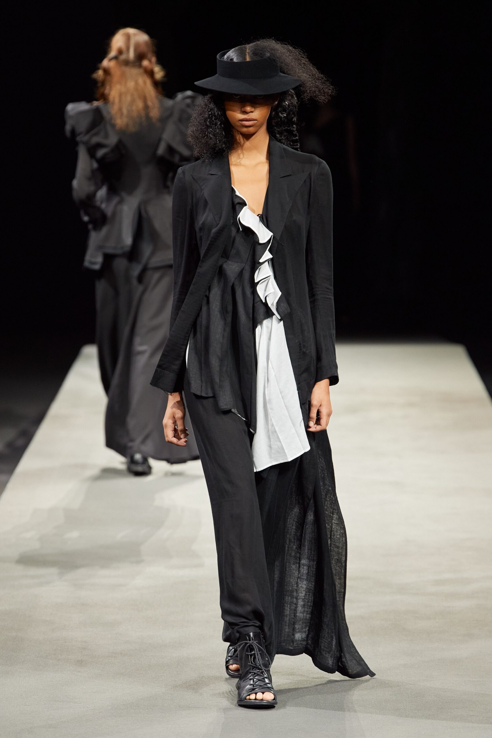 Yohji Yamamoto S/S 23 Look 9