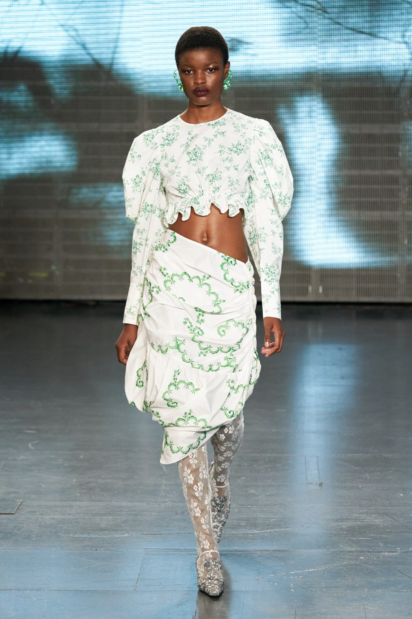 Yuhan Wang S/S 22 Look 10