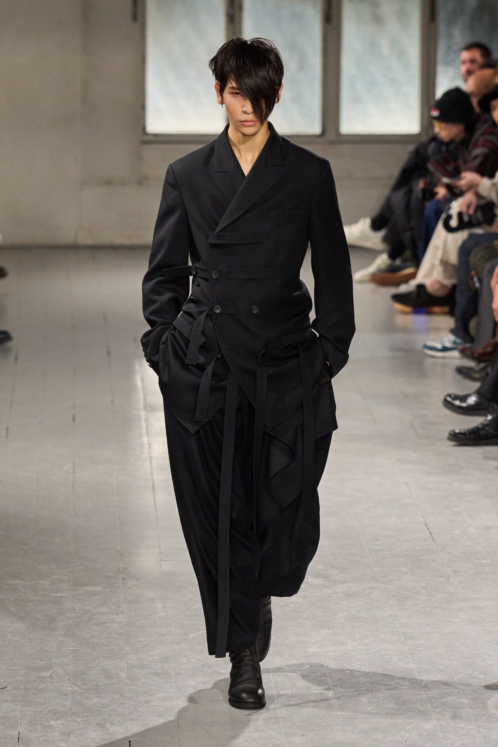 Yohji Yamamoto F/W 23 Menswear Look 10