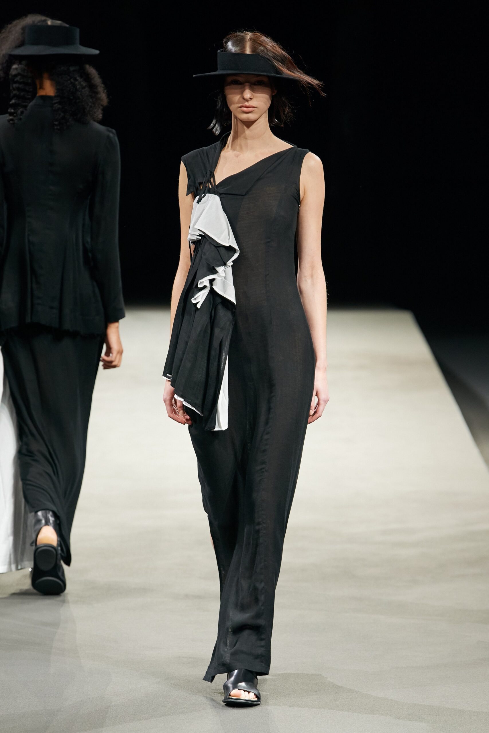 Yohji Yamamoto S/S 23 Look 10
