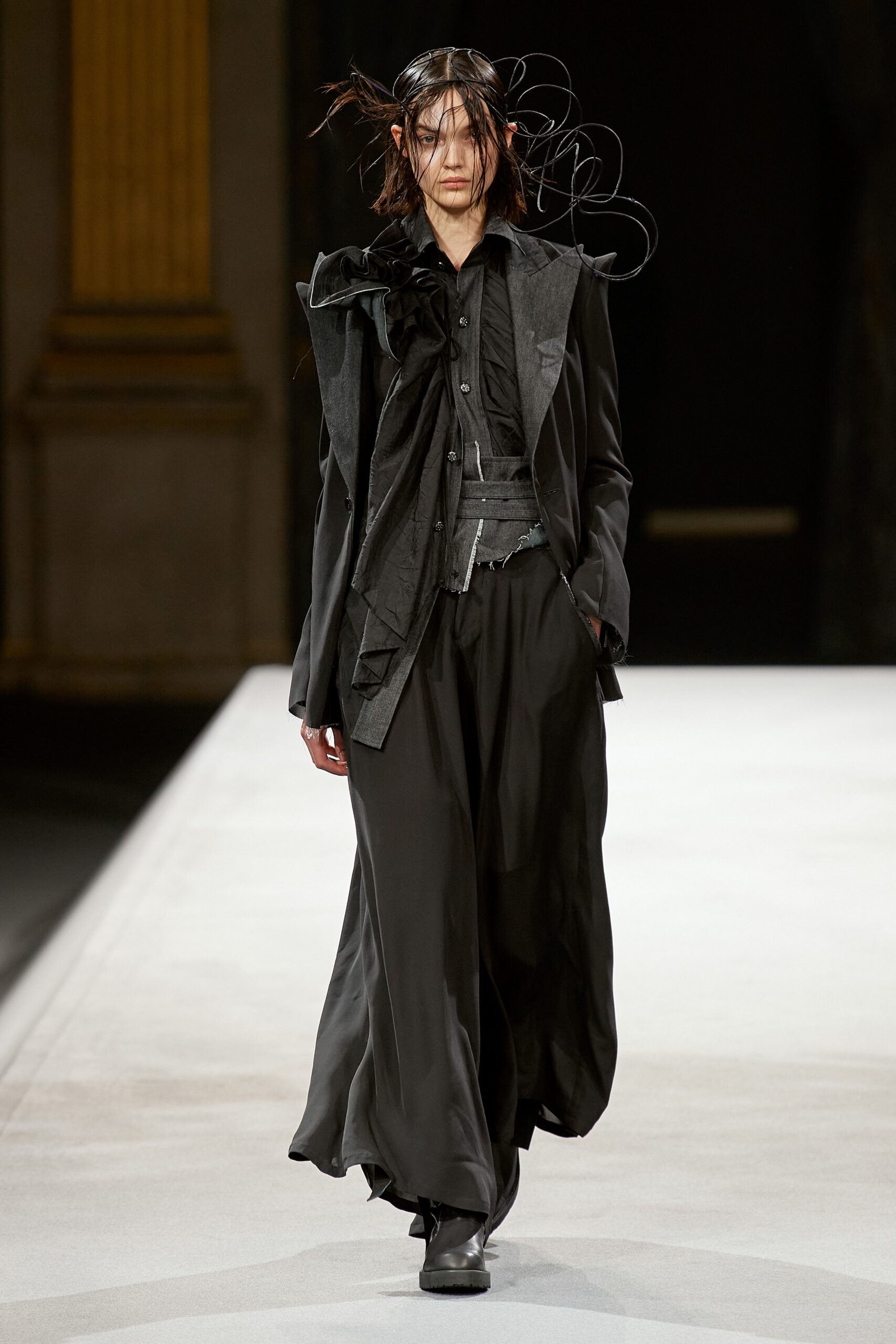 Yohji Yamamoto F/W 22 Look 11