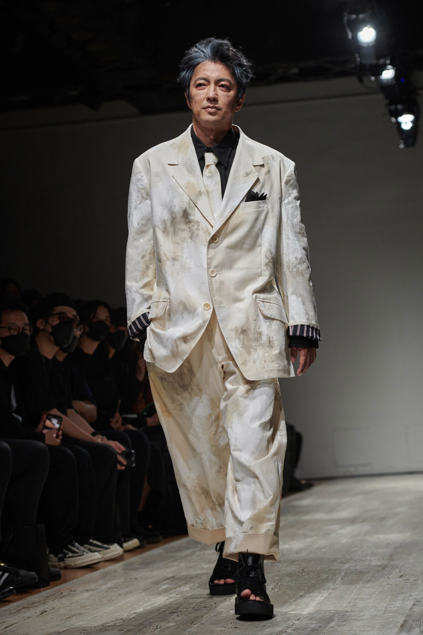 Yohji Yamamoto S/S 23 Menswear Look 12