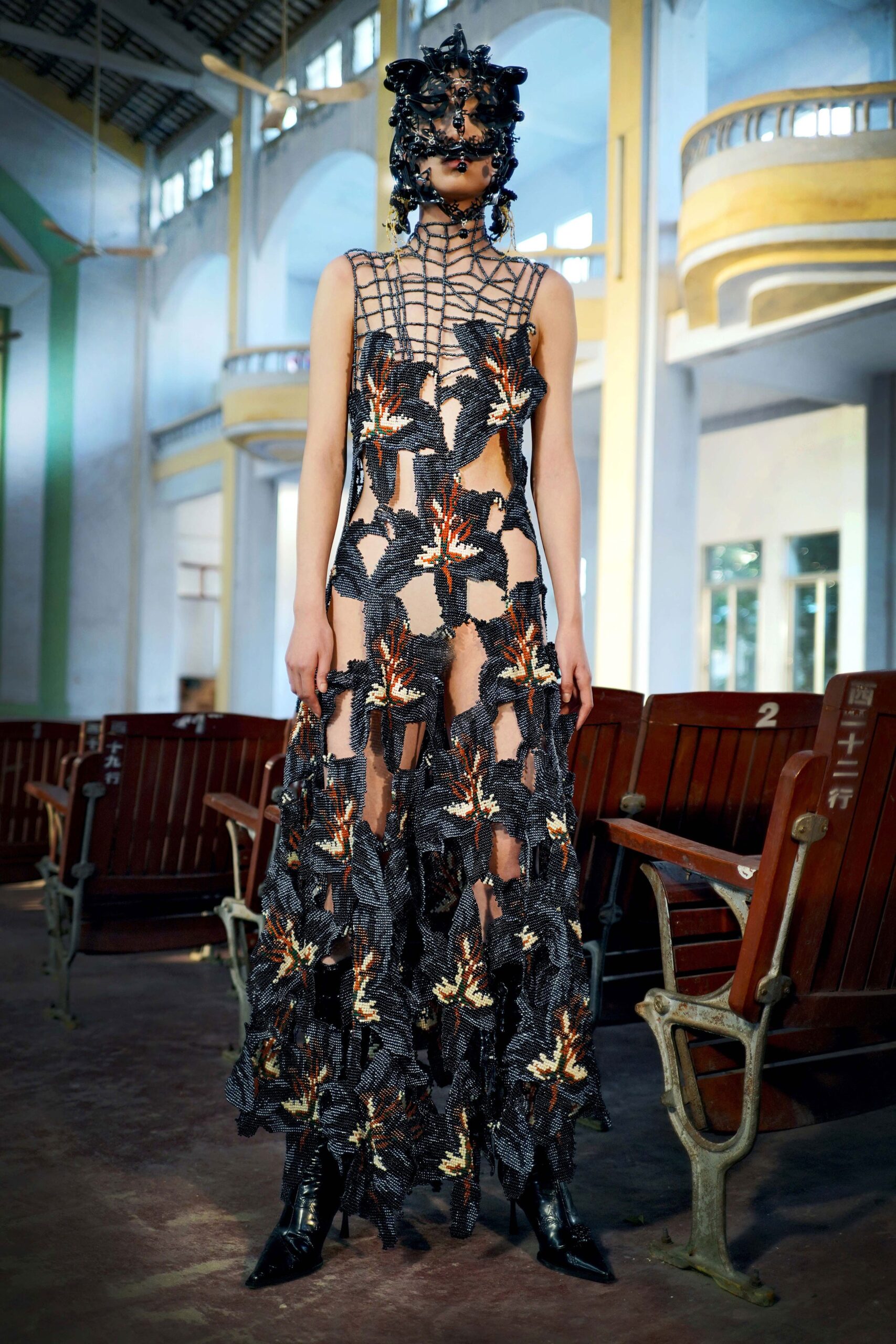 Yueqi Qi Shanghai F/W 22 Look 12
