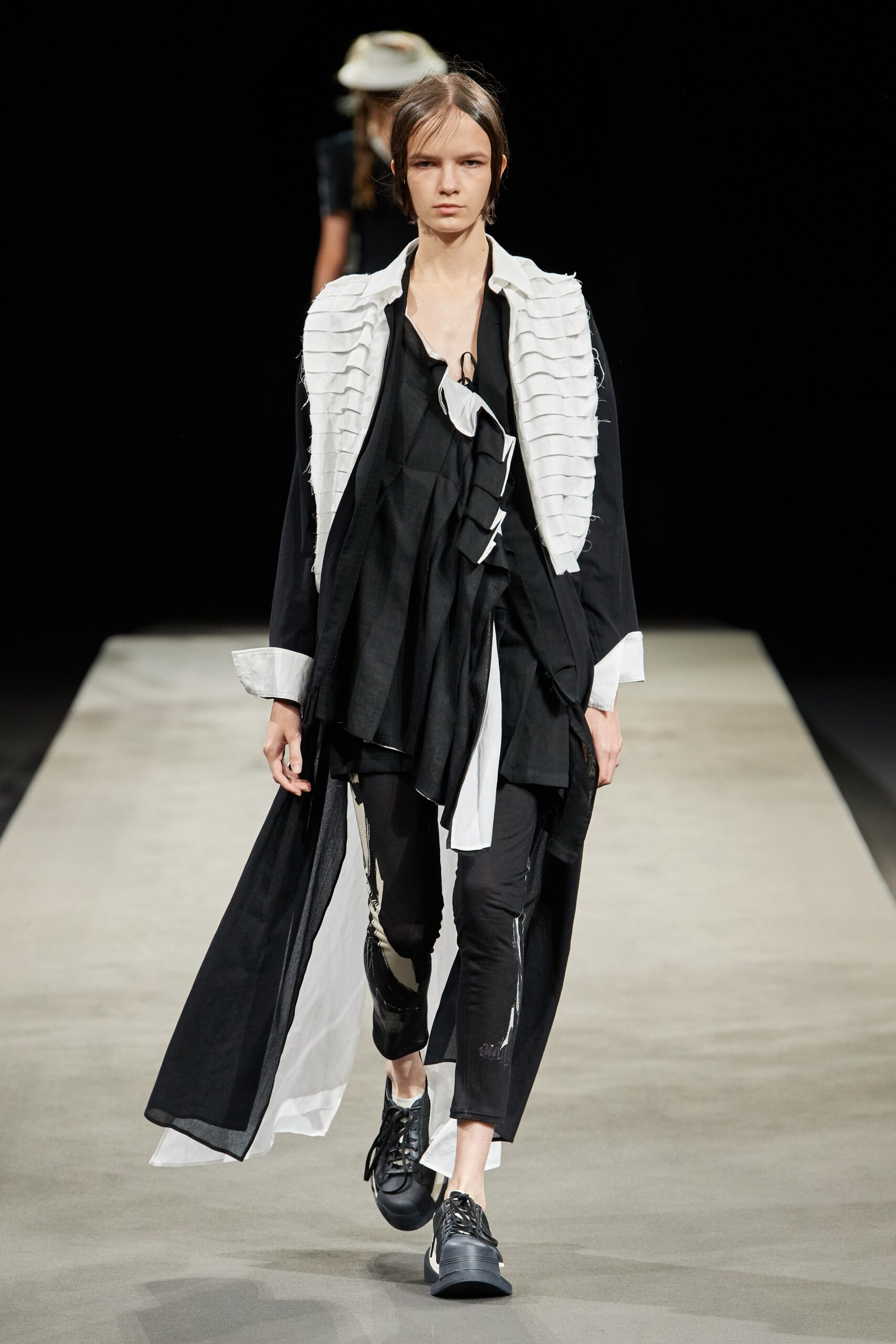 Yohji Yamamoto S/S 23 Look 13